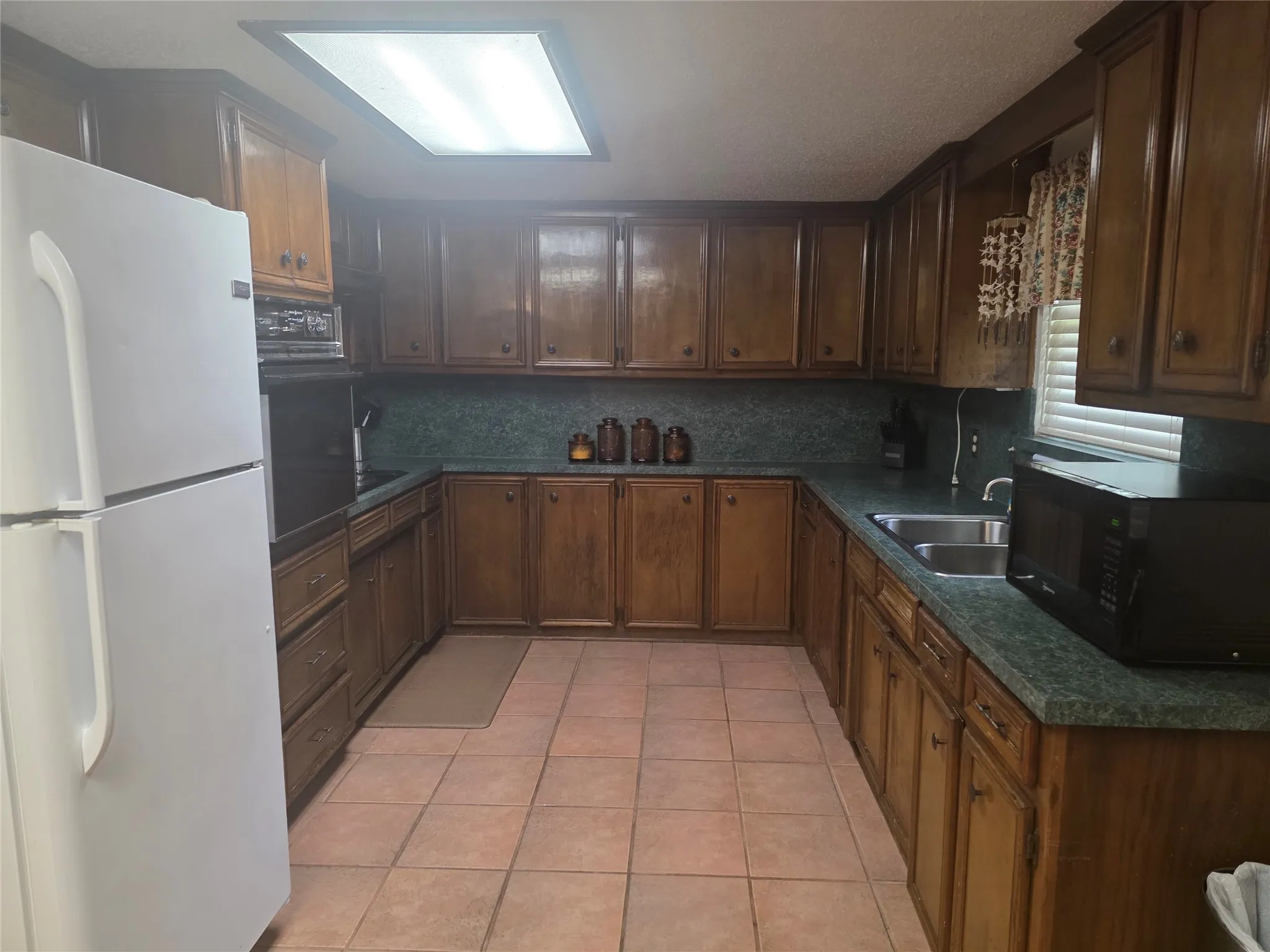 Single Family Residence For Sale in Johnson County , 304 NW Suzanne Terrace, Burleson, Texas 76028, 3 Bedroom, 2 Bathroom, 2 Garage spaces, 1,350 Sqft, built in 1970, mls#21320870, Real Estate Agent in Burleson, Homes For Sale in Johnson county, Homes For Sale in Burleson, Realtor in Burleson Texas, Real Estate Brokerage Independent Realty Texas, Luminita Cordes Realtor