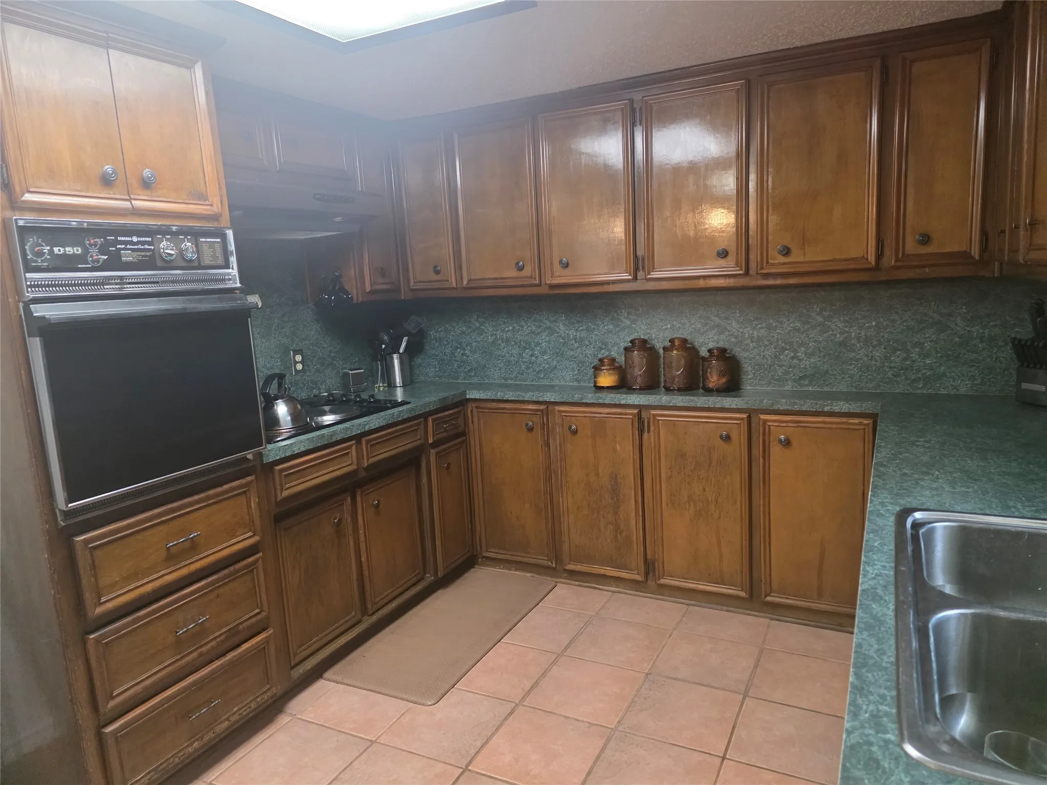 Single Family Residence For Sale in Johnson County , 304 NW Suzanne Terrace, Burleson, Texas 76028, 3 Bedroom, 2 Bathroom, 2 Garage spaces, 1,350 Sqft, built in 1970, mls#21320870, Real Estate Agent in Burleson, Homes For Sale in Johnson county, Homes For Sale in Burleson, Realtor in Burleson Texas, Real Estate Brokerage Independent Realty Texas, Luminita Cordes Realtor