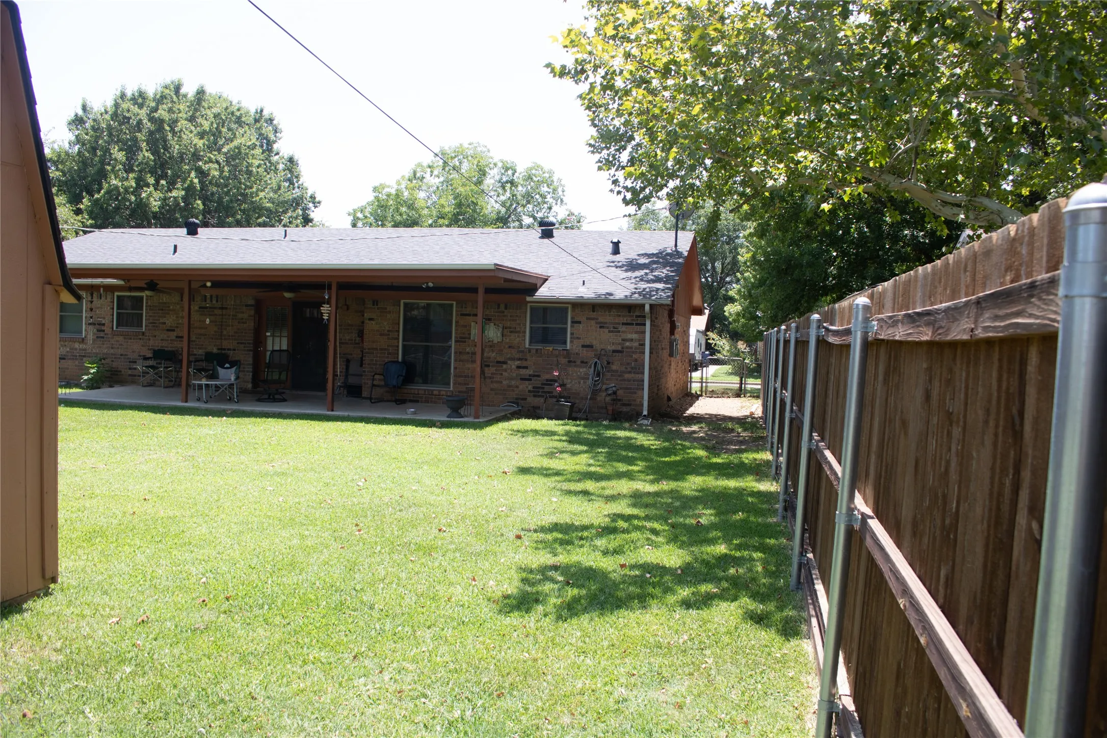 Single Family Residence For Sale in Johnson County , 304 NW Suzanne Terrace, Burleson, Texas 76028, 3 Bedroom, 2 Bathroom, 2 Garage spaces, 1,350 Sqft, built in 1970, mls#21320870, Real Estate Agent in Burleson, Homes For Sale in Johnson county, Homes For Sale in Burleson, Realtor in Burleson Texas, Real Estate Brokerage Independent Realty Texas, Luminita Cordes Realtor