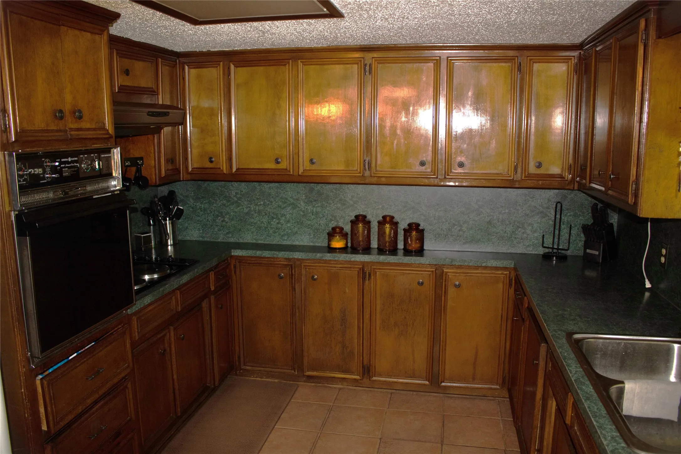 Single Family Residence For Sale in Johnson County , 304 NW Suzanne Terrace, Burleson, Texas 76028, 3 Bedroom, 2 Bathroom, 2 Garage spaces, 1,350 Sqft, built in 1970, mls#21320870, Real Estate Agent in Burleson, Homes For Sale in Johnson county, Homes For Sale in Burleson, Realtor in Burleson Texas, Real Estate Brokerage Independent Realty Texas, Luminita Cordes Realtor