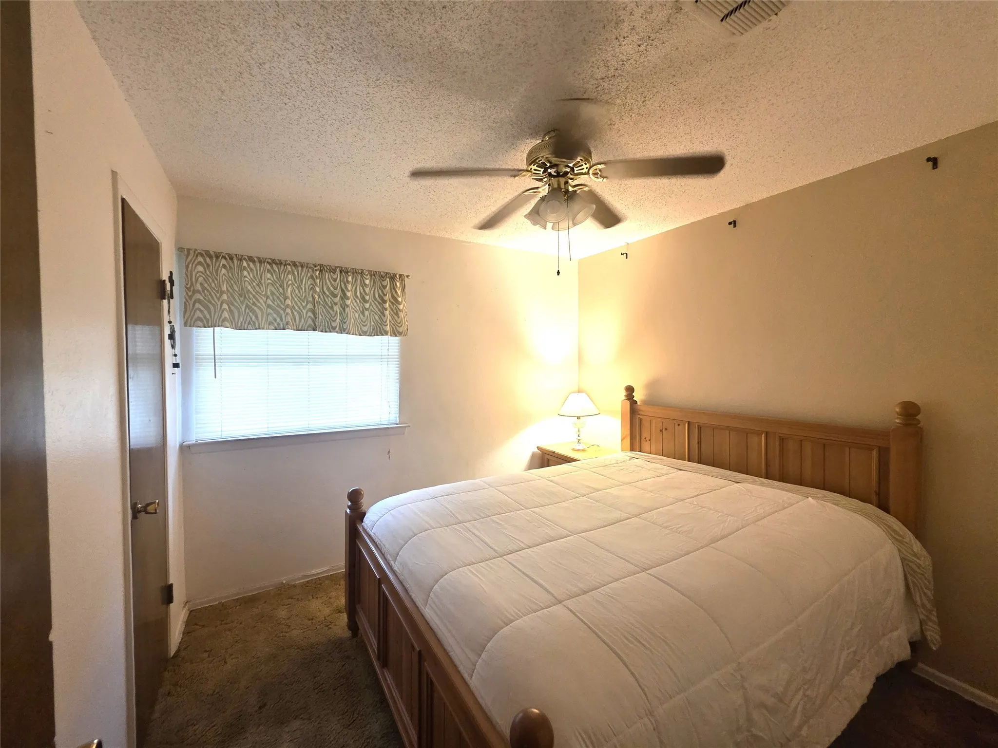 Single Family Residence For Sale in Johnson County , 304 NW Suzanne Terrace, Burleson, Texas 76028, 3 Bedroom, 2 Bathroom, 2 Garage spaces, 1,350 Sqft, built in 1970, mls#21320870, Real Estate Agent in Burleson, Homes For Sale in Johnson county, Homes For Sale in Burleson, Realtor in Burleson Texas, Real Estate Brokerage Independent Realty Texas, Luminita Cordes Realtor