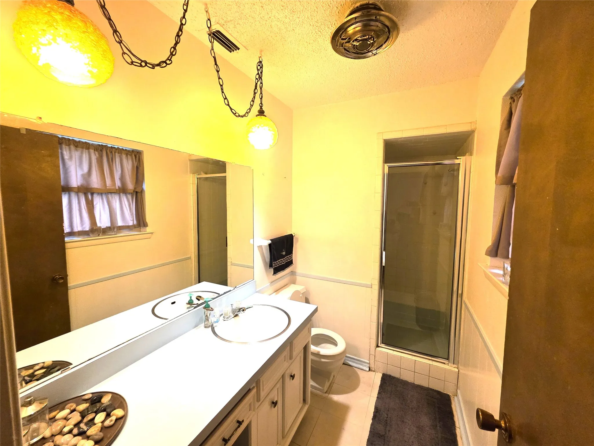 Single Family Residence For Sale in Johnson County , 304 NW Suzanne Terrace, Burleson, Texas 76028, 3 Bedroom, 2 Bathroom, 2 Garage spaces, 1,350 Sqft, built in 1970, mls#21320870, Real Estate Agent in Burleson, Homes For Sale in Johnson county, Homes For Sale in Burleson, Realtor in Burleson Texas, Real Estate Brokerage Independent Realty Texas, Luminita Cordes Realtor