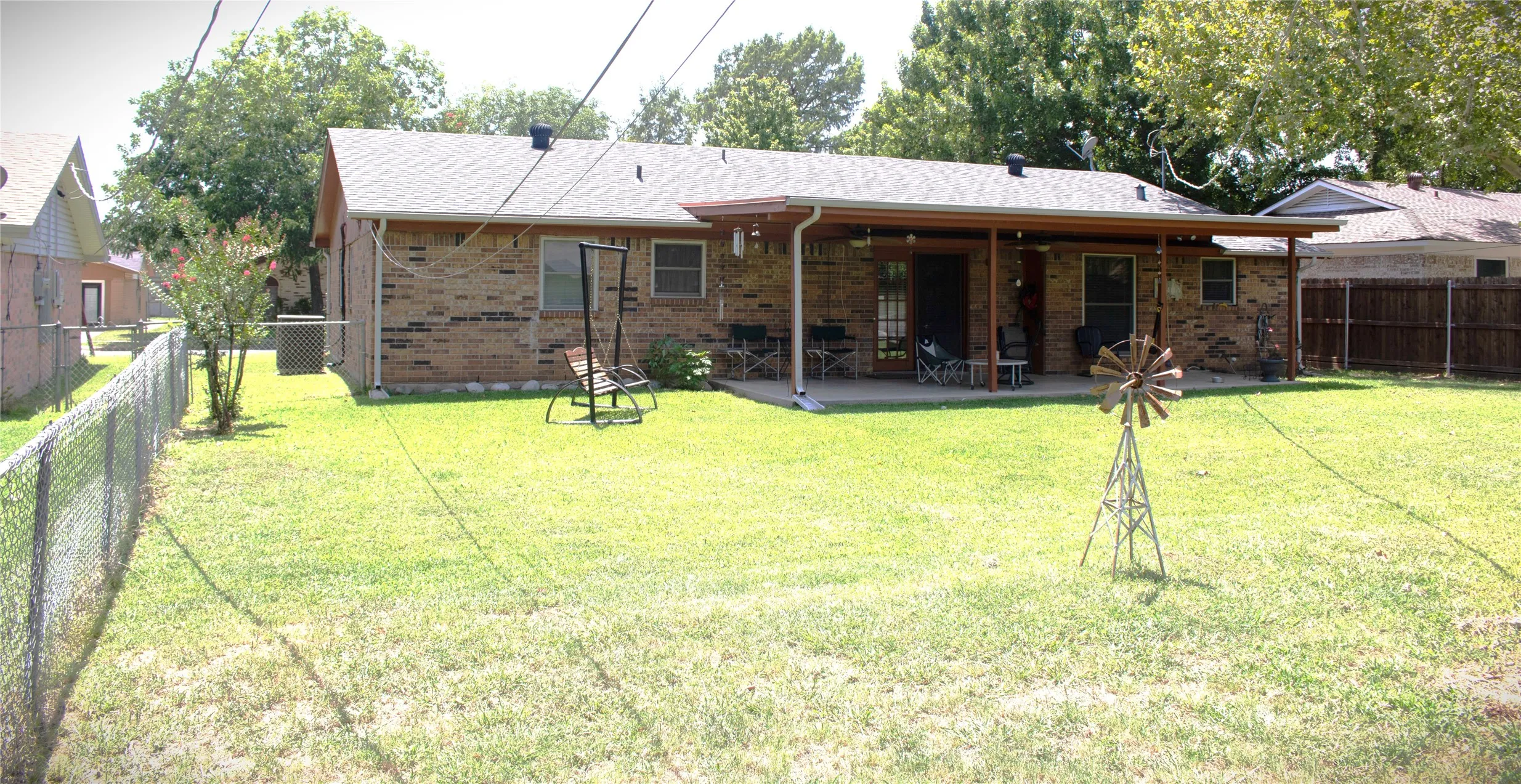 Single Family Residence For Sale in Johnson County , 304 NW Suzanne Terrace, Burleson, Texas 76028, 3 Bedroom, 2 Bathroom, 2 Garage spaces, 1,350 Sqft, built in 1970, mls#21320870, Real Estate Agent in Burleson, Homes For Sale in Johnson county, Homes For Sale in Burleson, Realtor in Burleson Texas, Real Estate Brokerage Independent Realty Texas, Luminita Cordes Realtor