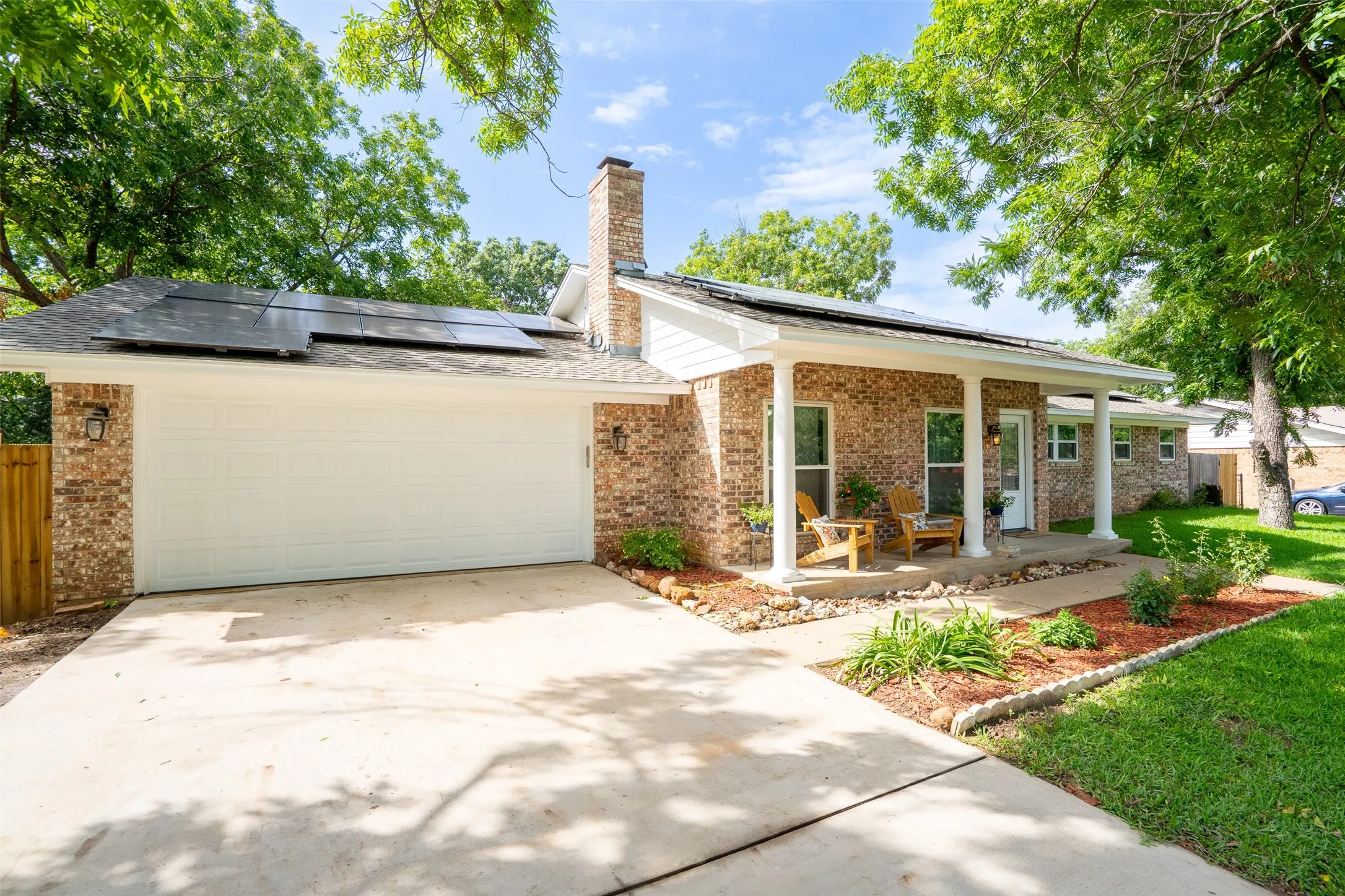 Single Family Residence For Sale in Erath County , 1479 Lockwood Street, Stephenville, Texas 76401, 4 Bedrooms, 3 Bathrooms, 2 Garage spaces, 2,175 Sqft, built in 1977, Price $415,000, mls#21336135, Real Estate Agent in Stephenville, Homes For Sale in Erath county, Homes For Sale in Stephenville, Realtor in Stephenville Texas, Real Estate Brokerage Independent Realty Texas, Luminita Cordes Realtor