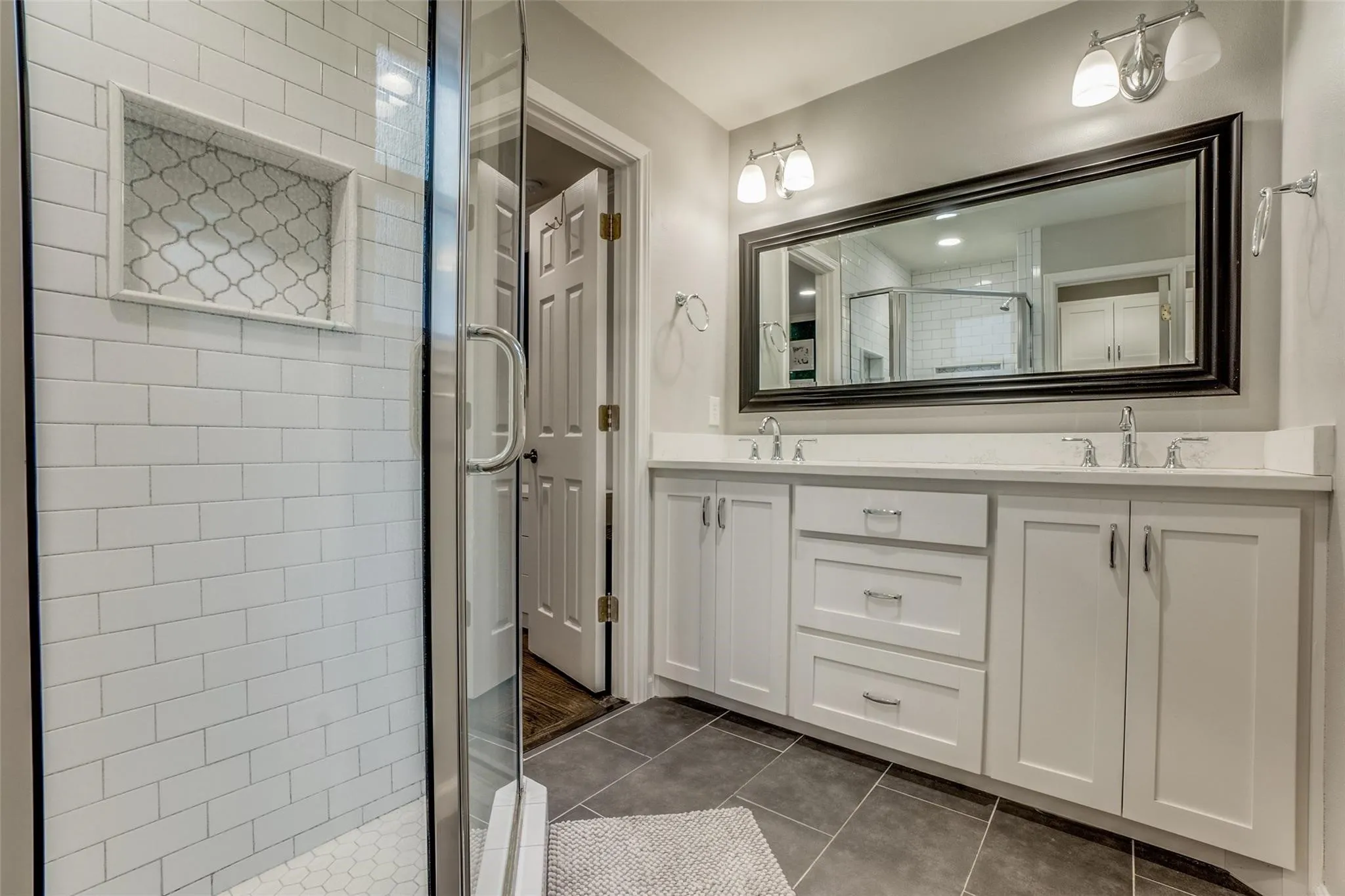 Single Family Residence For Rent in Dallas County , 6711 Kingsbury Drive, Dallas, Texas 75231, 4 Bedroom, 4 Bathroom, 2 Garage spaces, 1,911 Sqft, built in 1963, mls#21338771, Real Estate Agent in Dallas, Homes For Rent in Dallas county, Homes For Rent in Dallas, Realtor in Dallas Texas, Real Estate Brokerage Independent Realty Texas, Luminita Cordes Realtor