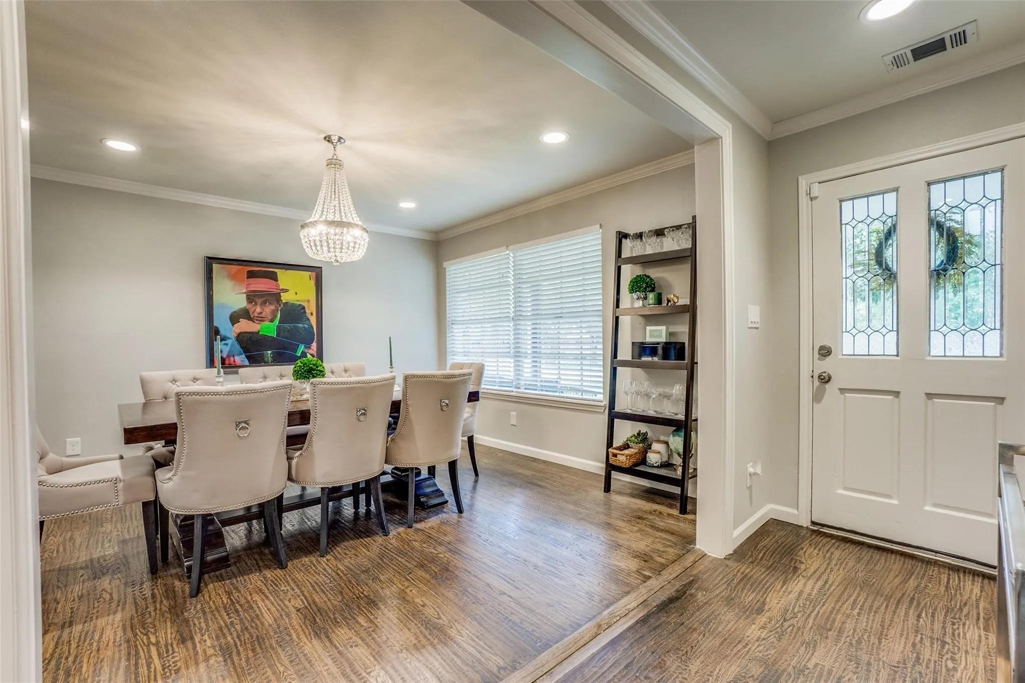Single Family Residence For Rent in Dallas County , 6711 Kingsbury Drive, Dallas, Texas 75231, 4 Bedroom, 4 Bathroom, 2 Garage spaces, 1,911 Sqft, built in 1963, mls#21338771, Real Estate Agent in Dallas, Homes For Rent in Dallas county, Homes For Rent in Dallas, Realtor in Dallas Texas, Real Estate Brokerage Independent Realty Texas, Luminita Cordes Realtor