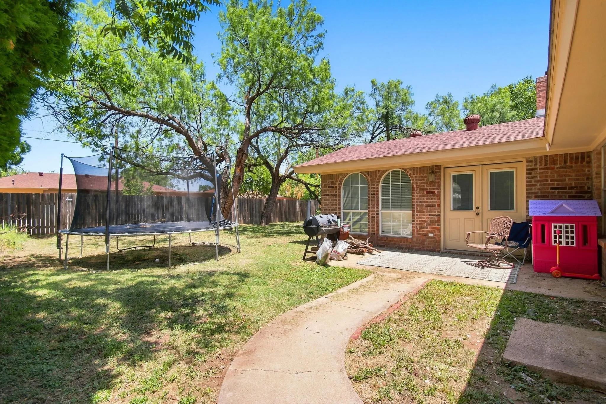 Single Family Residence For Sale in Taylor County , 1134 Piedmont Drive, Abilene, Texas 79601, 3 Bedroom, 2 Bathroom, 2 Garage spaces, 1,936 Sqft, built in 1976, mls#21335722, Real Estate Agent in Abilene, Homes For Sale in Taylor county, Homes For Sale in Abilene, Realtor in Abilene Texas, Real Estate Brokerage Independent Realty Texas, Luminita Cordes Realtor