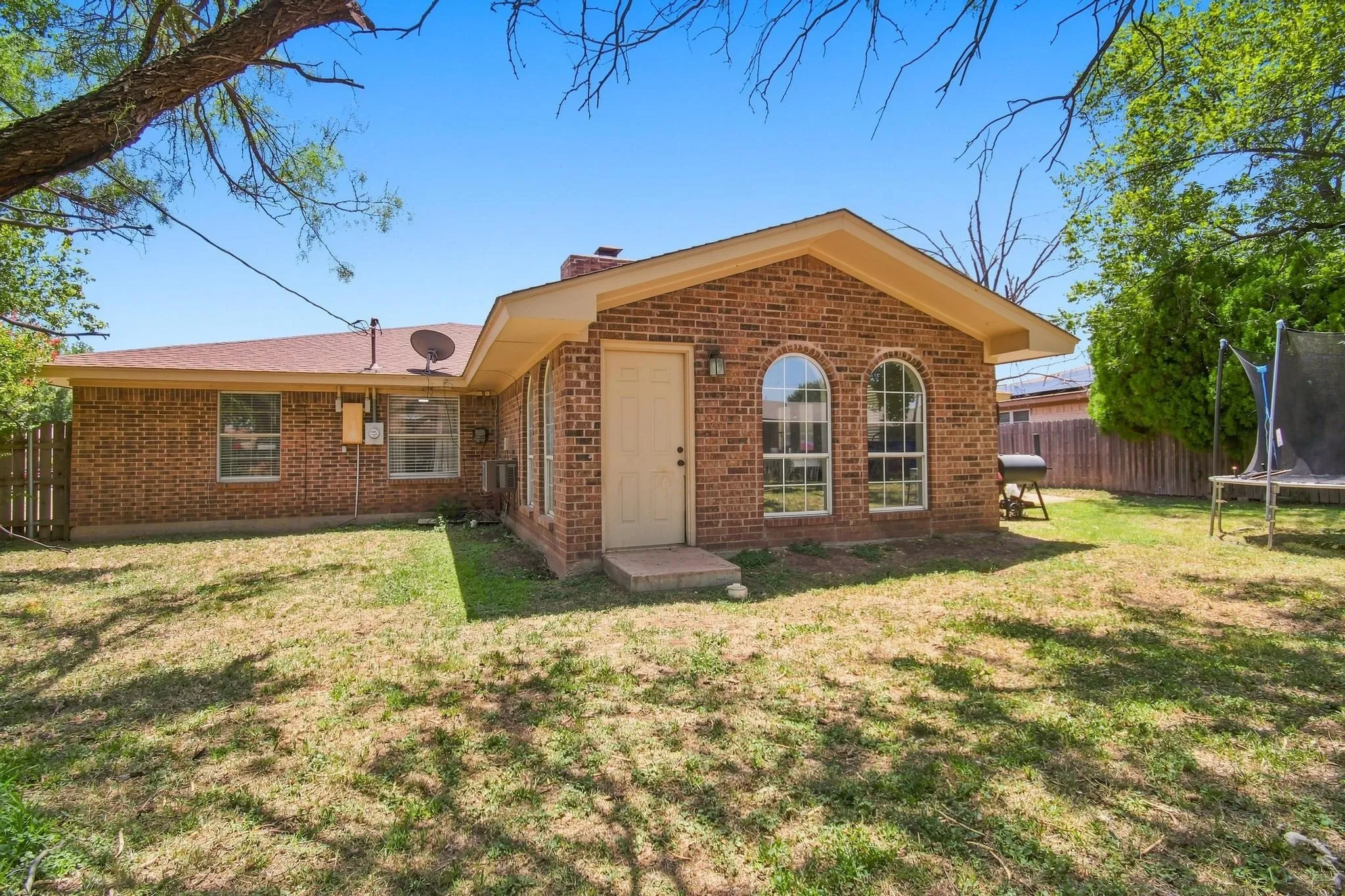 Single Family Residence For Sale in Taylor County , 1134 Piedmont Drive, Abilene, Texas 79601, 3 Bedroom, 2 Bathroom, 2 Garage spaces, 1,936 Sqft, built in 1976, mls#21335722, Real Estate Agent in Abilene, Homes For Sale in Taylor county, Homes For Sale in Abilene, Realtor in Abilene Texas, Real Estate Brokerage Independent Realty Texas, Luminita Cordes Realtor
