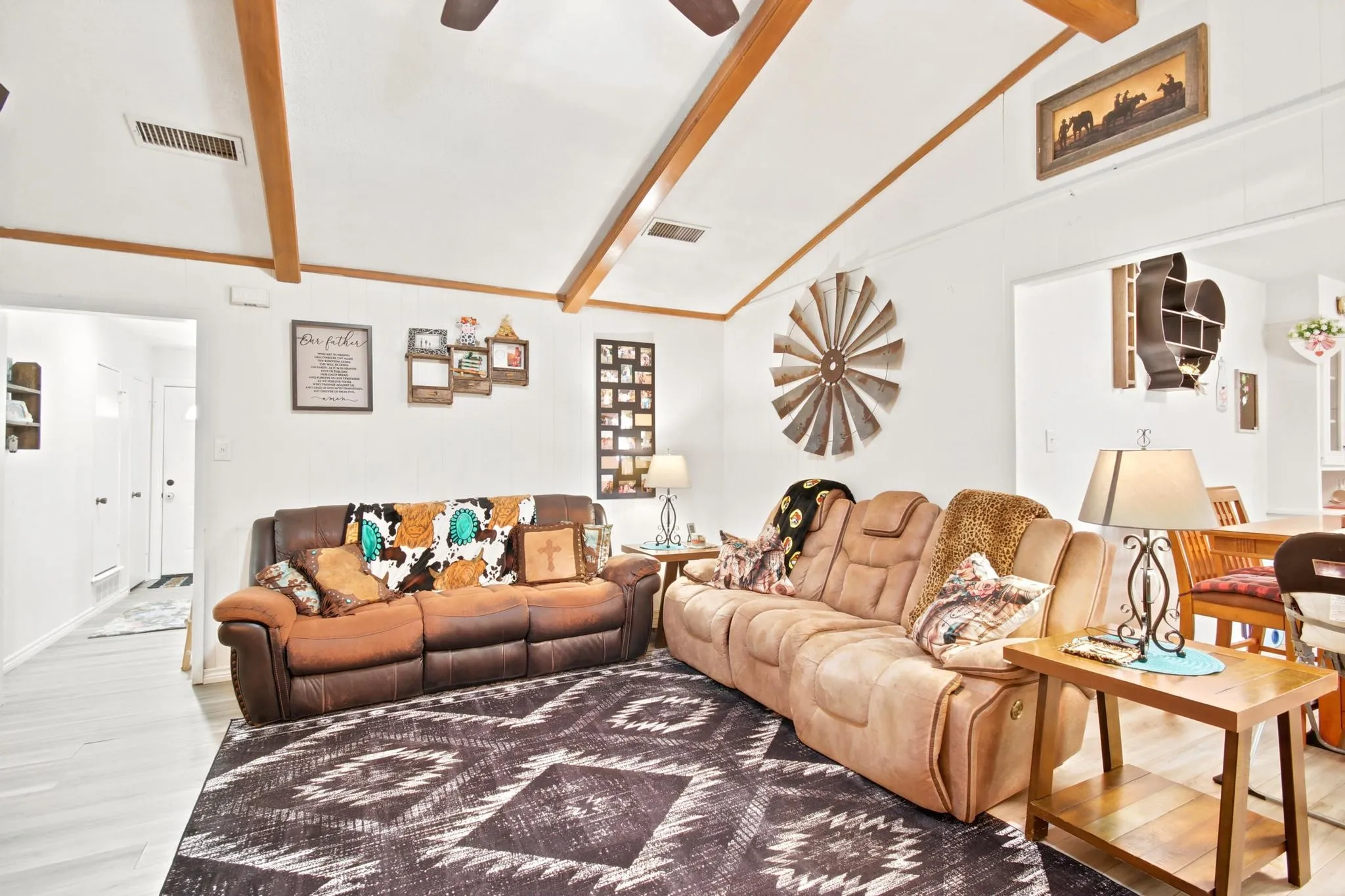 Single Family Residence For Sale in Taylor County , 1134 Piedmont Drive, Abilene, Texas 79601, 3 Bedroom, 2 Bathroom, 2 Garage spaces, 1,936 Sqft, built in 1976, mls#21335722, Real Estate Agent in Abilene, Homes For Sale in Taylor county, Homes For Sale in Abilene, Realtor in Abilene Texas, Real Estate Brokerage Independent Realty Texas, Luminita Cordes Realtor