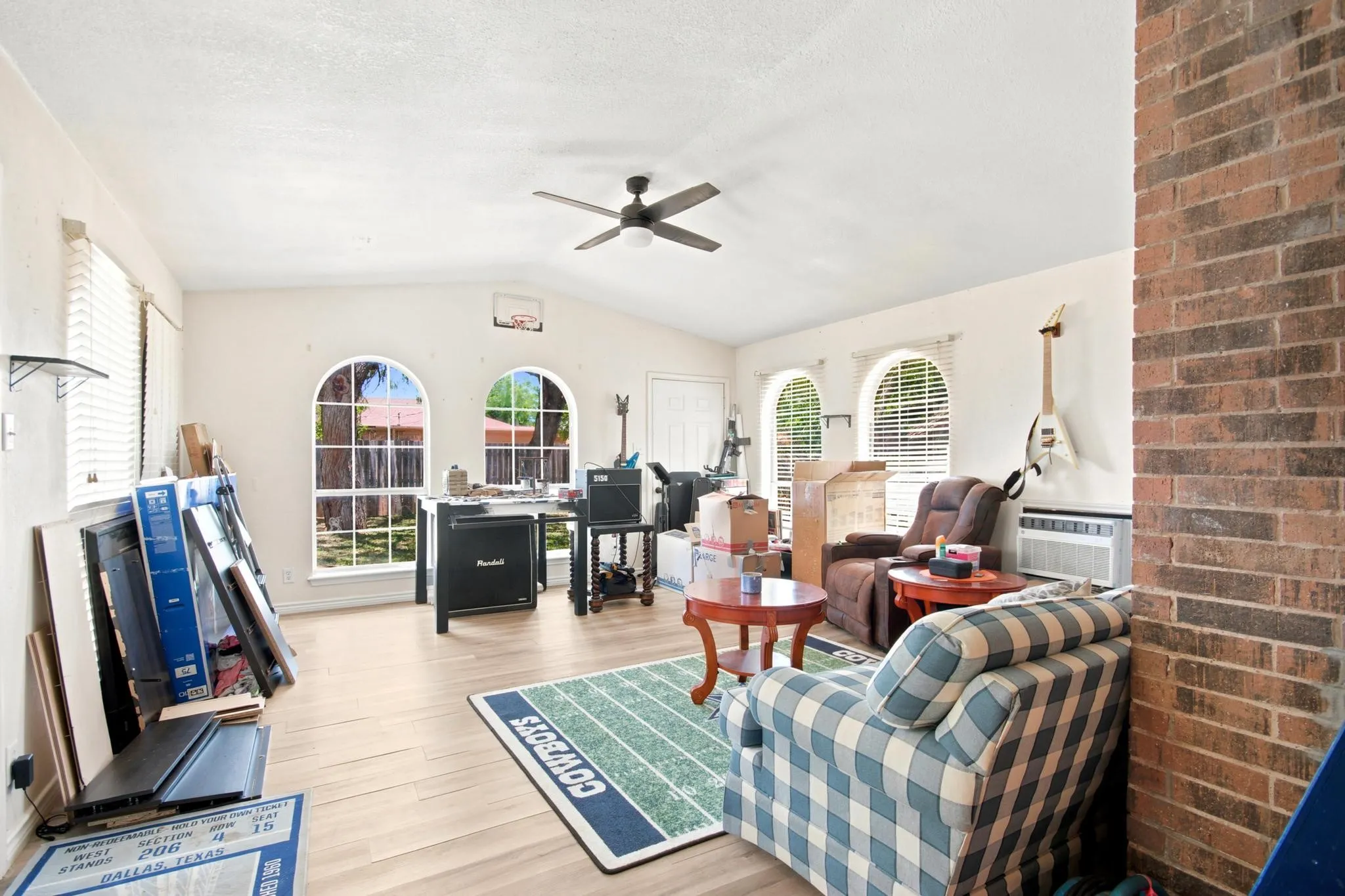 Single Family Residence For Sale in Taylor County , 1134 Piedmont Drive, Abilene, Texas 79601, 3 Bedroom, 2 Bathroom, 2 Garage spaces, 1,936 Sqft, built in 1976, mls#21335722, Real Estate Agent in Abilene, Homes For Sale in Taylor county, Homes For Sale in Abilene, Realtor in Abilene Texas, Real Estate Brokerage Independent Realty Texas, Luminita Cordes Realtor