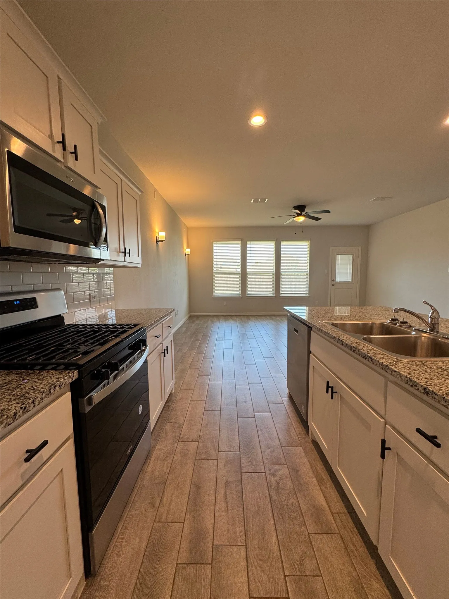 Single Family Residence For Rent in Tarrant County , 912 Rothville Lane, Fort Worth, Texas 76108, 4 Bedroom, 3 Bathroom, 2 Garage spaces, 2,304 Sqft, built in 2023, mls#21338772, Real Estate Agent in Fort Worth, Homes For Rent in Tarrant county, Homes For Rent in Fort Worth, Realtor in Fort Worth Texas, Real Estate Brokerage Independent Realty Texas, Luminita Cordes Realtor