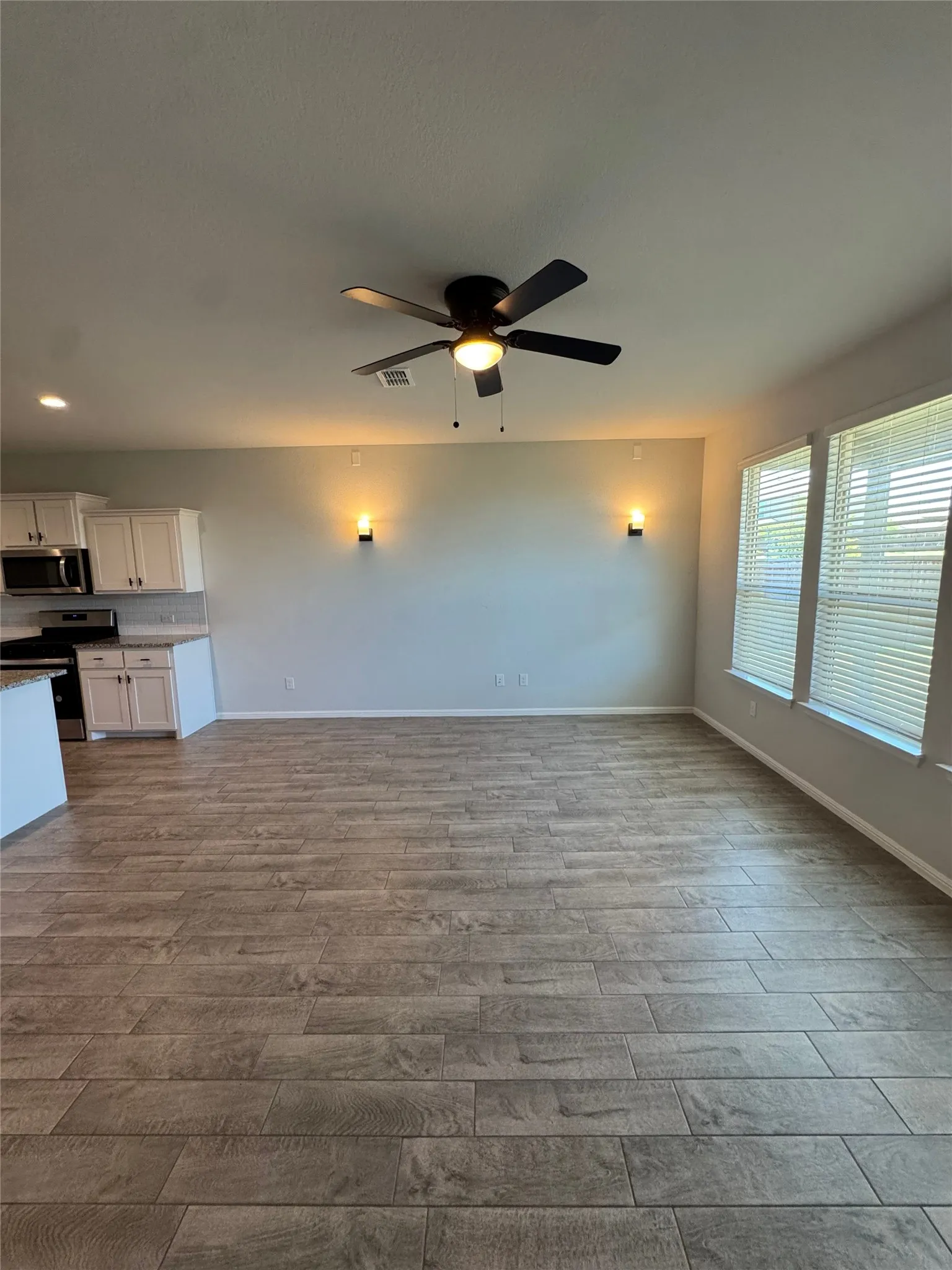 Single Family Residence For Rent in Tarrant County , 912 Rothville Lane, Fort Worth, Texas 76108, 4 Bedroom, 3 Bathroom, 2 Garage spaces, 2,304 Sqft, built in 2023, mls#21338772, Real Estate Agent in Fort Worth, Homes For Rent in Tarrant county, Homes For Rent in Fort Worth, Realtor in Fort Worth Texas, Real Estate Brokerage Independent Realty Texas, Luminita Cordes Realtor