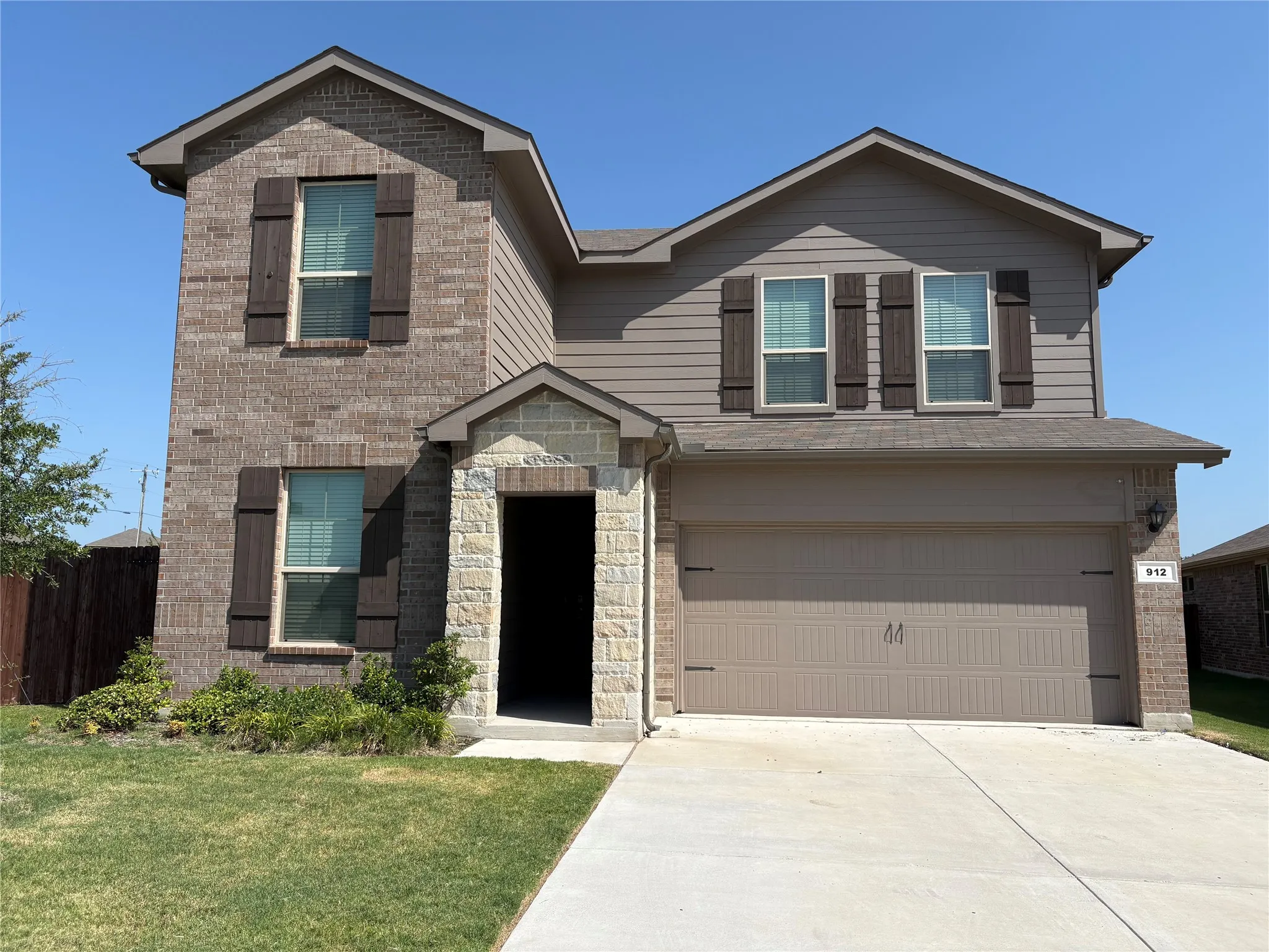 Single Family Residence For Rent in Tarrant County , 912 Rothville Lane, Fort Worth, Texas 76108, 4 Bedroom, 3 Bathroom, 2 Garage spaces, 2,304 Sqft, built in 2023, mls#21338772, Real Estate Agent in Fort Worth, Homes For Rent in Tarrant county, Homes For Rent in Fort Worth, Realtor in Fort Worth Texas, Real Estate Brokerage Independent Realty Texas, Luminita Cordes Realtor