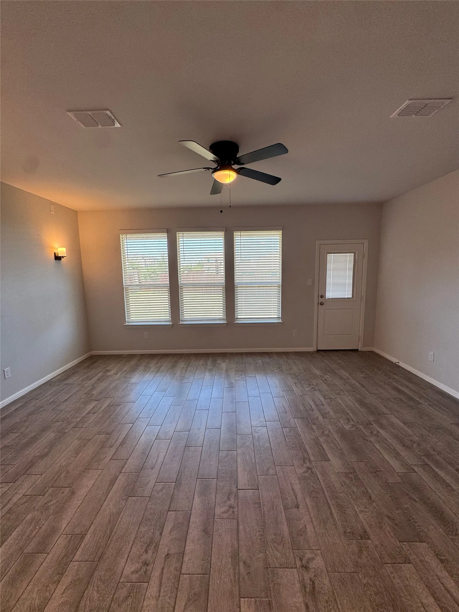 Single Family Residence For Rent in Tarrant County , 912 Rothville Lane, Fort Worth, Texas 76108, 4 Bedroom, 3 Bathroom, 2 Garage spaces, 2,304 Sqft, built in 2023, mls#21338772, Real Estate Agent in Fort Worth, Homes For Rent in Tarrant county, Homes For Rent in Fort Worth, Realtor in Fort Worth Texas, Real Estate Brokerage Independent Realty Texas, Luminita Cordes Realtor