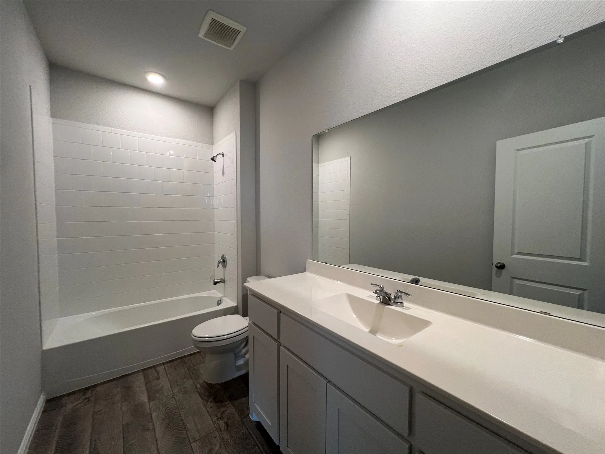 Single Family Residence For Rent in Tarrant County , 912 Rothville Lane, Fort Worth, Texas 76108, 4 Bedroom, 3 Bathroom, 2 Garage spaces, 2,304 Sqft, built in 2023, mls#21338772, Real Estate Agent in Fort Worth, Homes For Rent in Tarrant county, Homes For Rent in Fort Worth, Realtor in Fort Worth Texas, Real Estate Brokerage Independent Realty Texas, Luminita Cordes Realtor