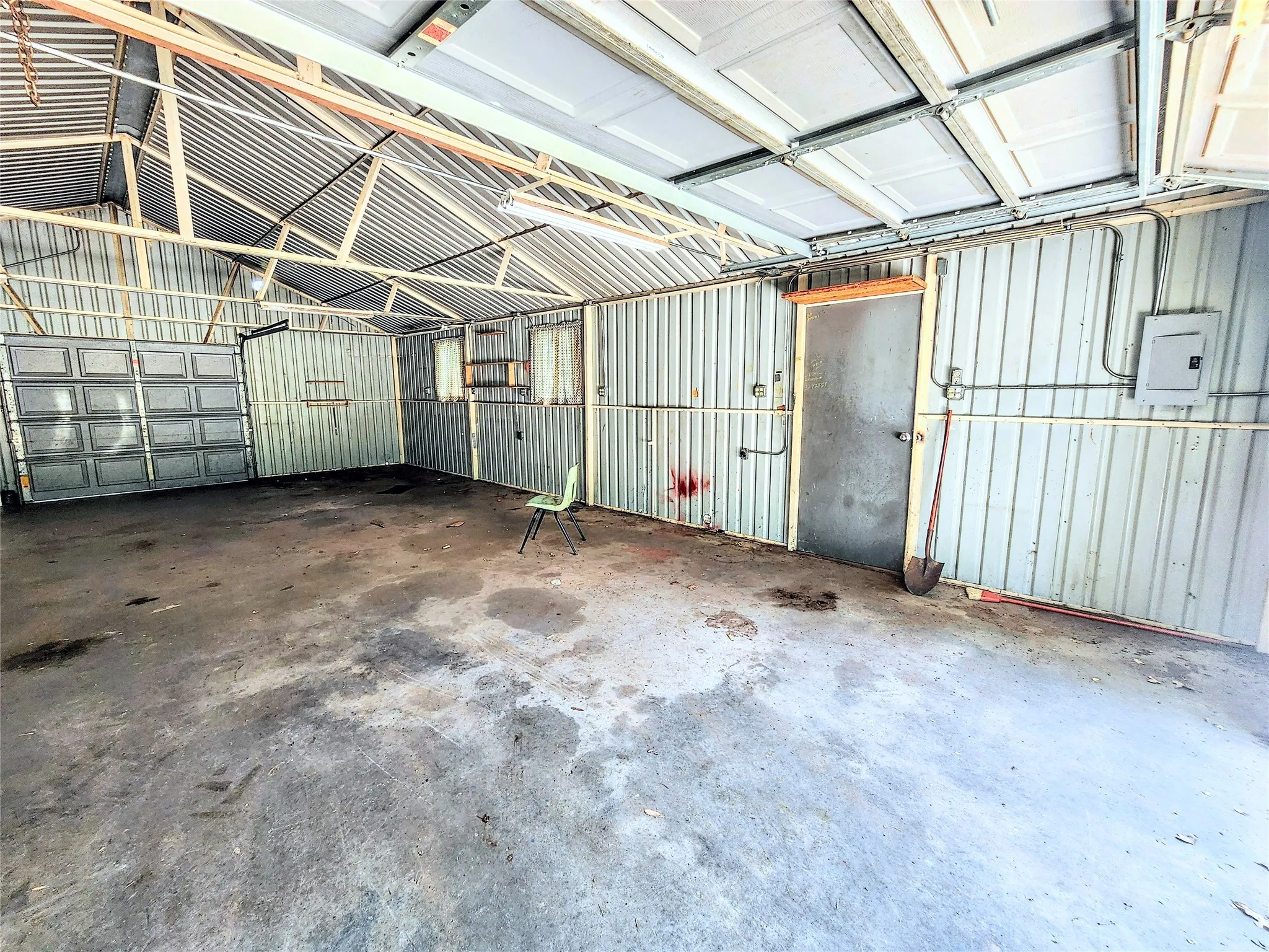 Single Family Residence For Sale in Taylor County , 286 CR 271, Abilene, Texas 79562, 3 Bedroom, 3 Bathroom, 8 Garage spaces, 2,560 Sqft, built in 1994, mls#21338774, Real Estate Agent in Abilene, Homes For Sale in Taylor county, Homes For Sale in Abilene, Realtor in Abilene Texas, Real Estate Brokerage Independent Realty Texas, Luminita Cordes Realtor
