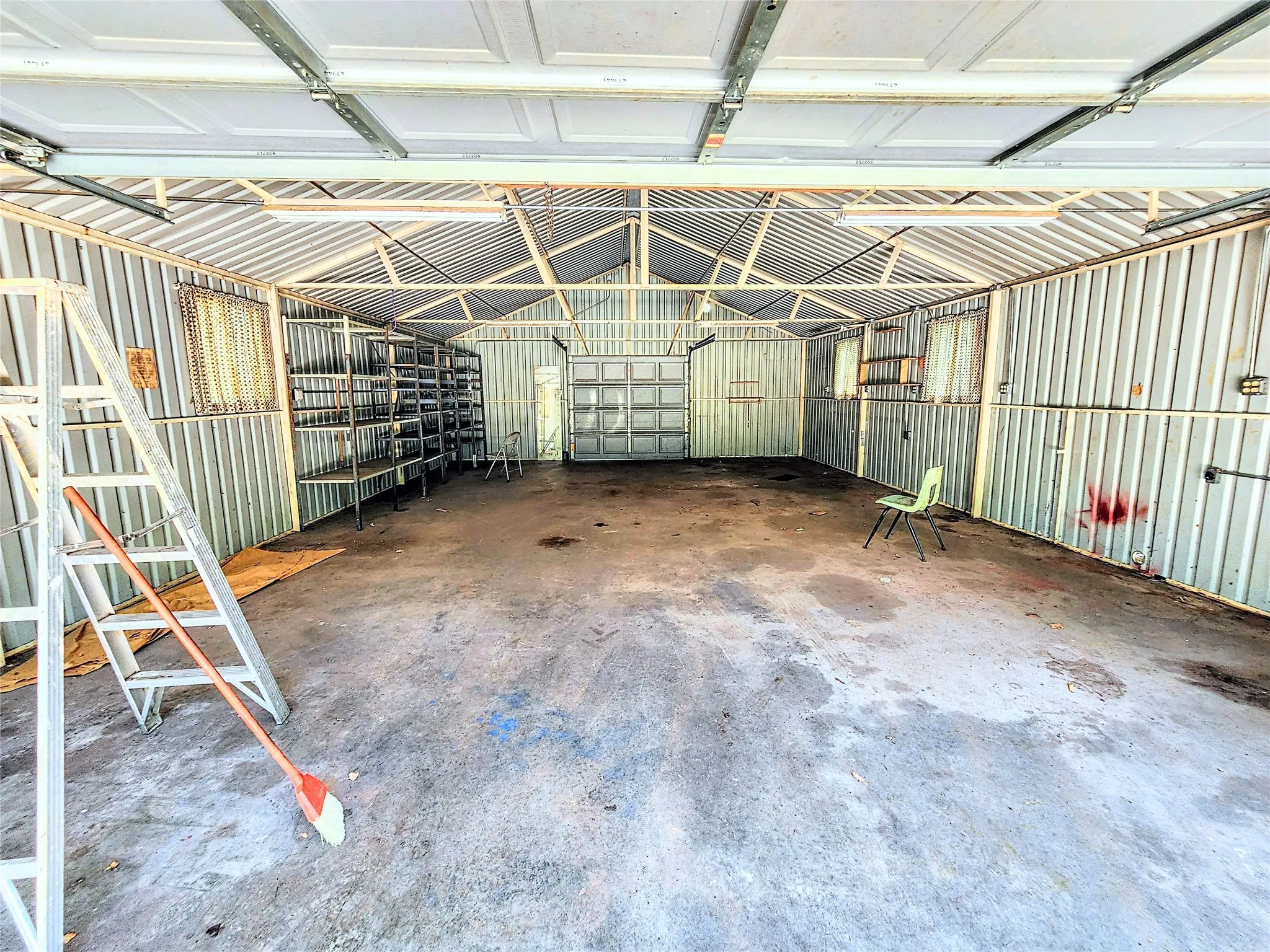 Single Family Residence For Sale in Taylor County , 286 CR 271, Abilene, Texas 79562, 3 Bedroom, 3 Bathroom, 8 Garage spaces, 2,560 Sqft, built in 1994, mls#21338774, Real Estate Agent in Abilene, Homes For Sale in Taylor county, Homes For Sale in Abilene, Realtor in Abilene Texas, Real Estate Brokerage Independent Realty Texas, Luminita Cordes Realtor