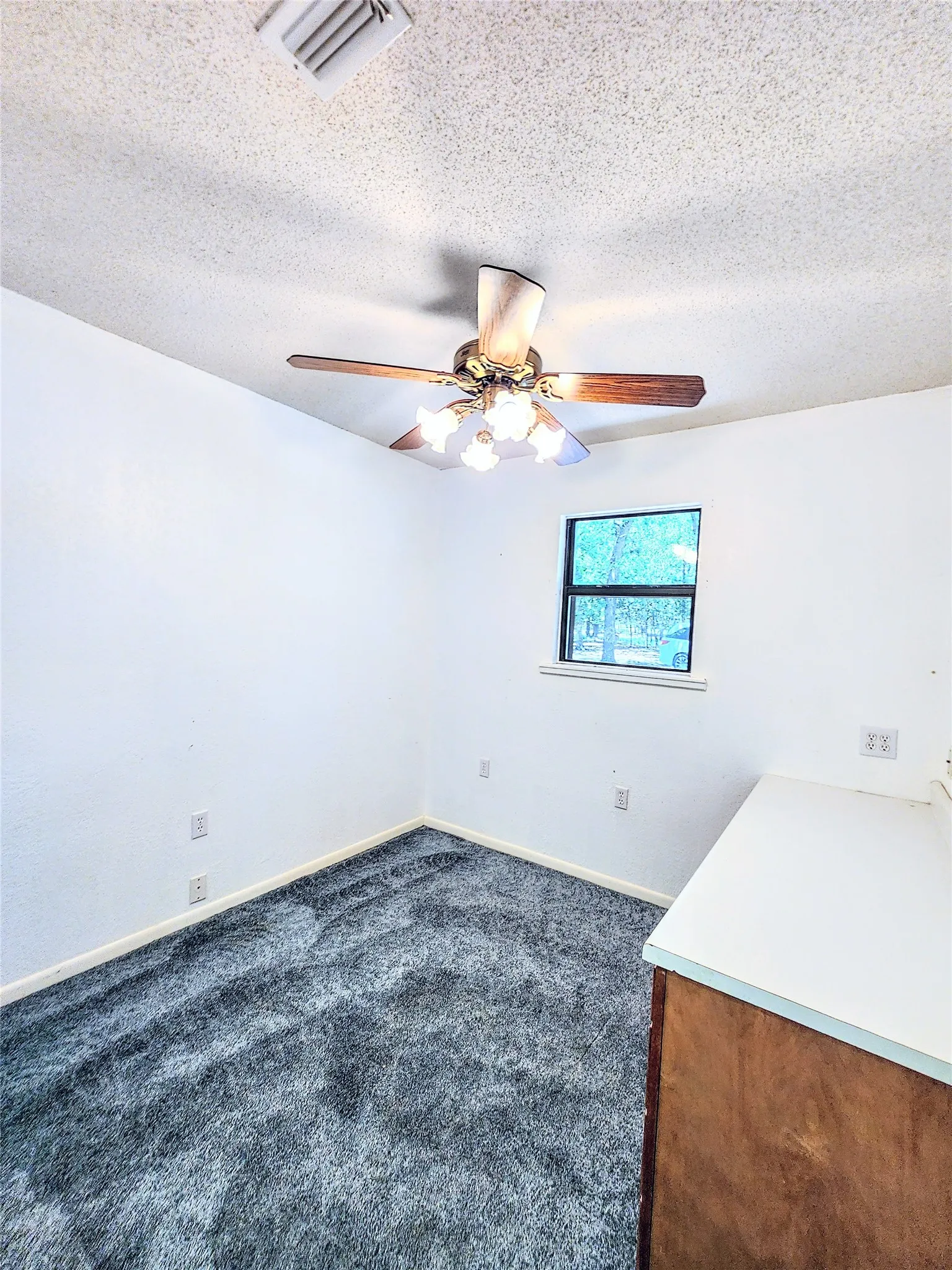 Single Family Residence For Sale in Taylor County , 286 CR 271, Abilene, Texas 79562, 3 Bedroom, 3 Bathroom, 8 Garage spaces, 2,560 Sqft, built in 1994, mls#21338774, Real Estate Agent in Abilene, Homes For Sale in Taylor county, Homes For Sale in Abilene, Realtor in Abilene Texas, Real Estate Brokerage Independent Realty Texas, Luminita Cordes Realtor