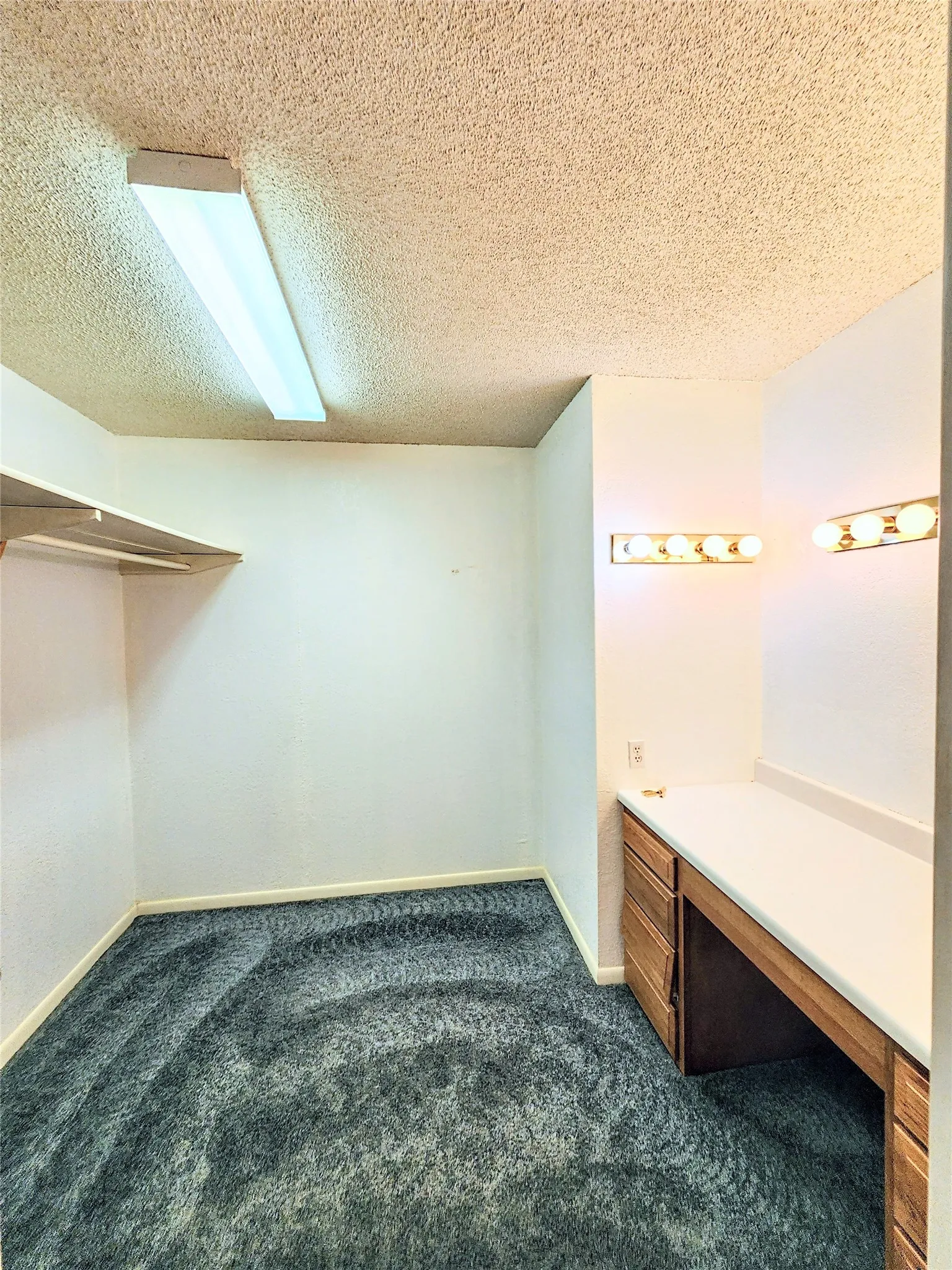 Single Family Residence For Sale in Taylor County , 286 CR 271, Abilene, Texas 79562, 3 Bedroom, 3 Bathroom, 8 Garage spaces, 2,560 Sqft, built in 1994, mls#21338774, Real Estate Agent in Abilene, Homes For Sale in Taylor county, Homes For Sale in Abilene, Realtor in Abilene Texas, Real Estate Brokerage Independent Realty Texas, Luminita Cordes Realtor