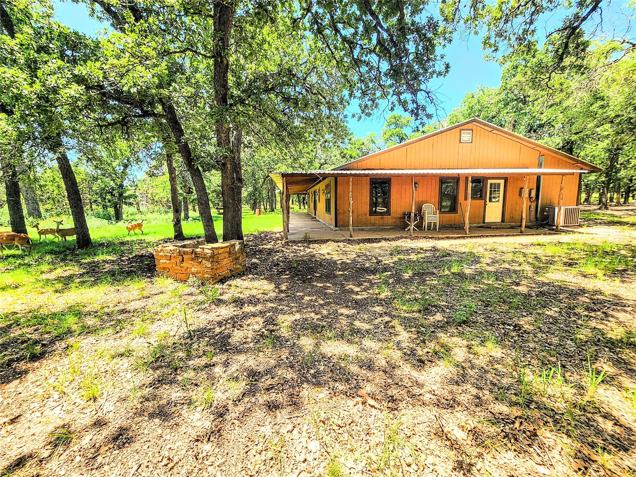 Single Family Residence For Sale in Taylor County , 286 CR 271, Abilene, Texas 79562, 3 Bedroom, 3 Bathroom, 8 Garage spaces, 2,560 Sqft, built in 1994, mls#21338774, Real Estate Agent in Abilene, Homes For Sale in Taylor county, Homes For Sale in Abilene, Realtor in Abilene Texas, Real Estate Brokerage Independent Realty Texas, Luminita Cordes Realtor
