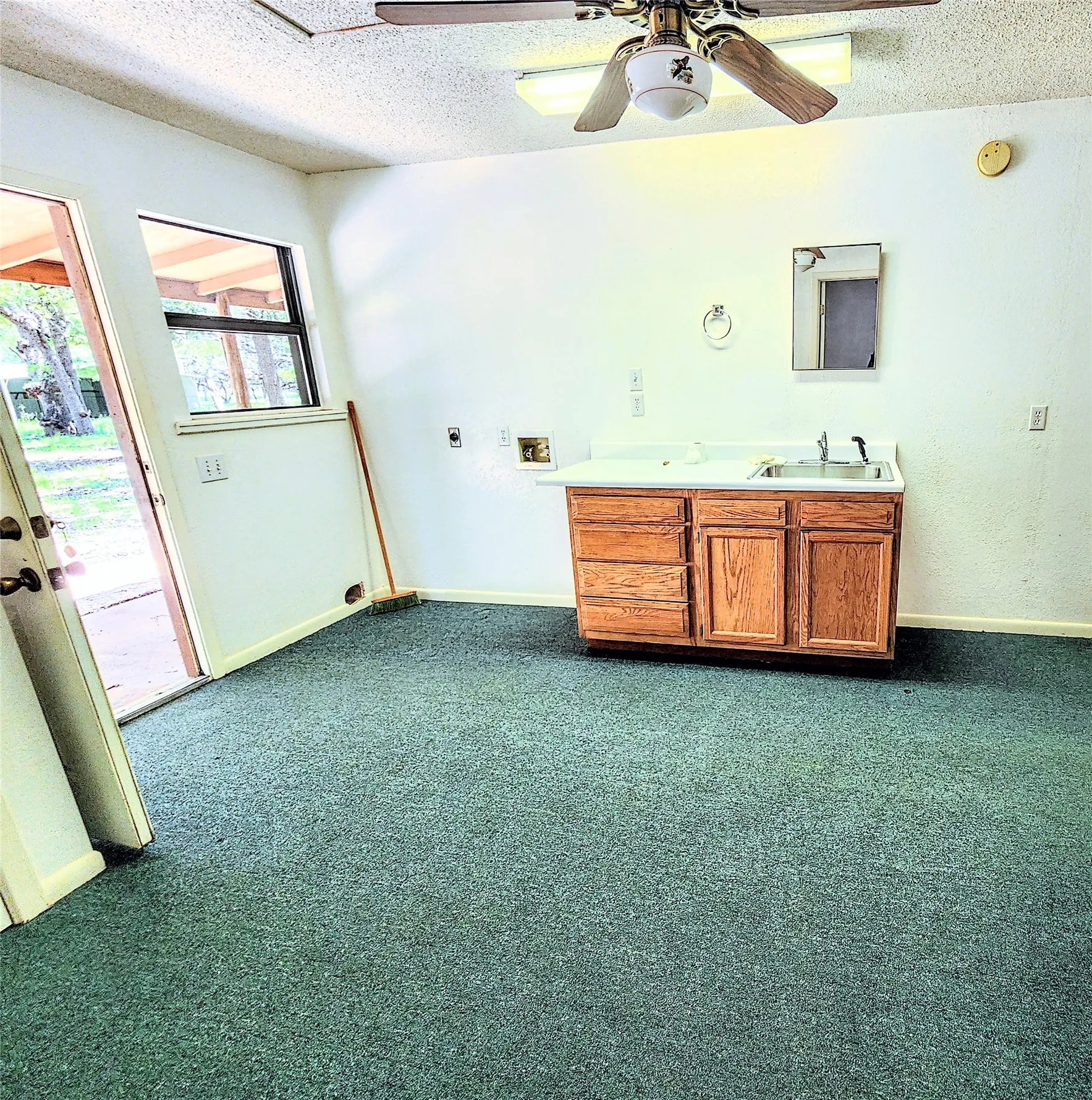 Single Family Residence For Sale in Taylor County , 286 CR 271, Abilene, Texas 79562, 3 Bedroom, 3 Bathroom, 8 Garage spaces, 2,560 Sqft, built in 1994, mls#21338774, Real Estate Agent in Abilene, Homes For Sale in Taylor county, Homes For Sale in Abilene, Realtor in Abilene Texas, Real Estate Brokerage Independent Realty Texas, Luminita Cordes Realtor