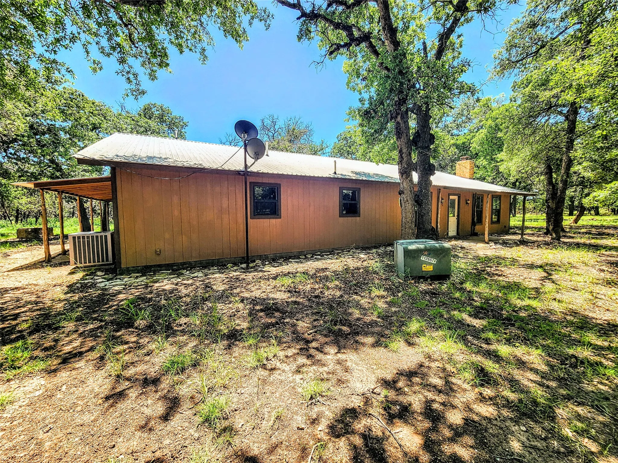 Single Family Residence For Sale in Taylor County , 286 CR 271, Abilene, Texas 79562, 3 Bedroom, 3 Bathroom, 8 Garage spaces, 2,560 Sqft, built in 1994, mls#21338774, Real Estate Agent in Abilene, Homes For Sale in Taylor county, Homes For Sale in Abilene, Realtor in Abilene Texas, Real Estate Brokerage Independent Realty Texas, Luminita Cordes Realtor