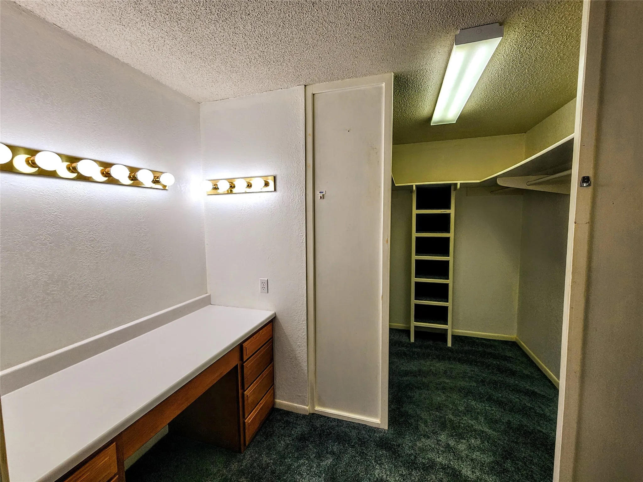 Single Family Residence For Sale in Taylor County , 286 CR 271, Abilene, Texas 79562, 3 Bedroom, 3 Bathroom, 8 Garage spaces, 2,560 Sqft, built in 1994, mls#21338774, Real Estate Agent in Abilene, Homes For Sale in Taylor county, Homes For Sale in Abilene, Realtor in Abilene Texas, Real Estate Brokerage Independent Realty Texas, Luminita Cordes Realtor