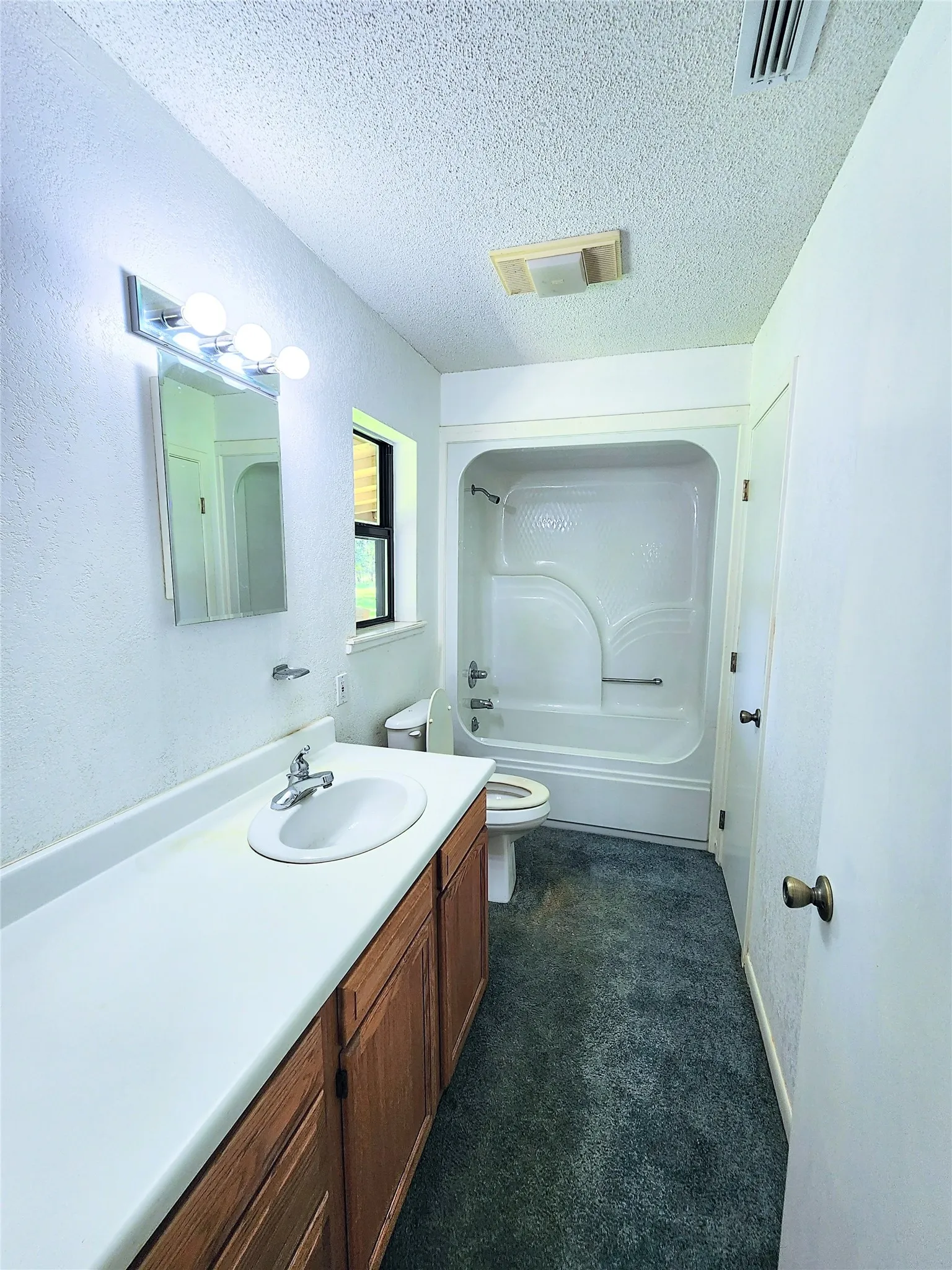 Single Family Residence For Sale in Taylor County , 286 CR 271, Abilene, Texas 79562, 3 Bedroom, 3 Bathroom, 8 Garage spaces, 2,560 Sqft, built in 1994, mls#21338774, Real Estate Agent in Abilene, Homes For Sale in Taylor county, Homes For Sale in Abilene, Realtor in Abilene Texas, Real Estate Brokerage Independent Realty Texas, Luminita Cordes Realtor