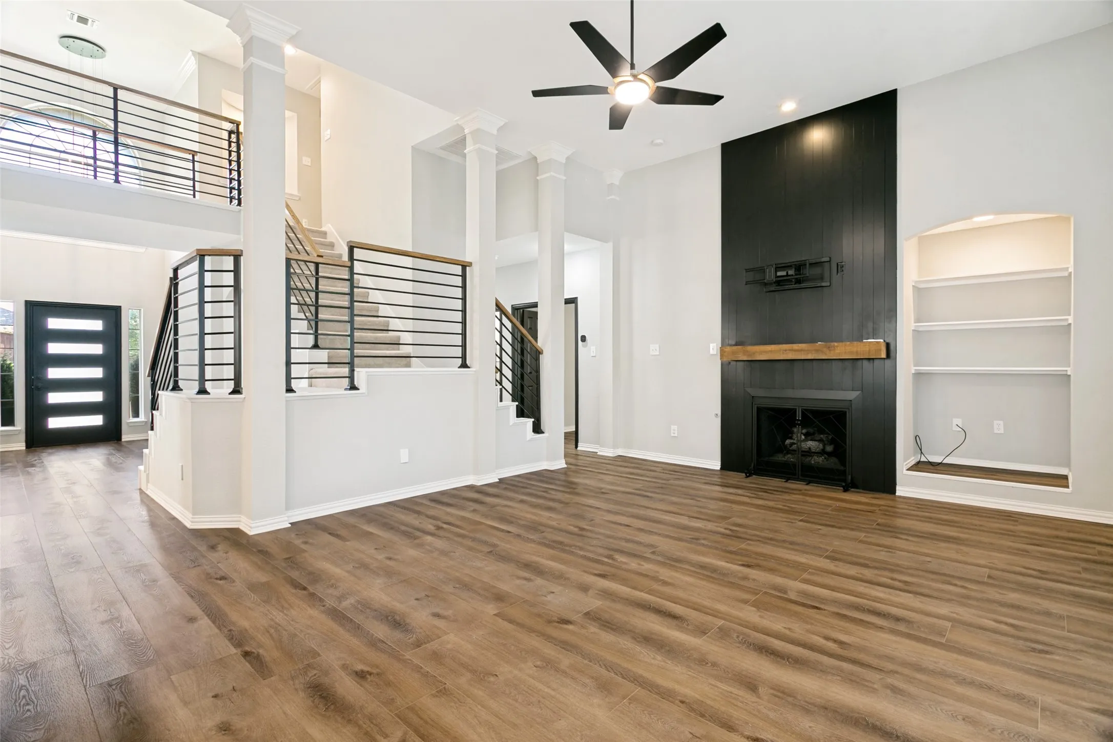 Single Family Residence For Sale in Tarrant County , 2811 Stonehurst Drive, Grapevine, Texas 76051, 4 Bedroom, 3 Bathroom, 2 Garage spaces, 3,088 Sqft, built in 1997, mls#21338016, Real Estate Agent in Grapevine, Homes For Sale in Tarrant county, Homes For Sale in Grapevine, Realtor in Grapevine Texas, Real Estate Brokerage Independent Realty Texas, Luminita Cordes Realtor