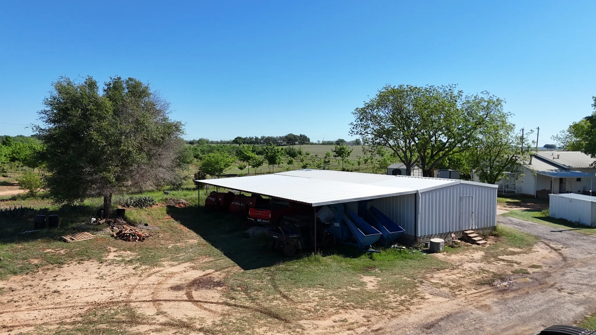 Farm For Sale in Comanche County , 401 County Road 326, Comanche, Texas 76442, 3 Bedroom, 2 Bathroom, Garage spaces, 2,553 Sqft, built in 1942, mls#21338777, Real Estate Agent in Comanche, Homes For Sale in Comanche county, Homes For Sale in Comanche, Realtor in Comanche Texas, Real Estate Brokerage Independent Realty Texas, Luminita Cordes Realtor