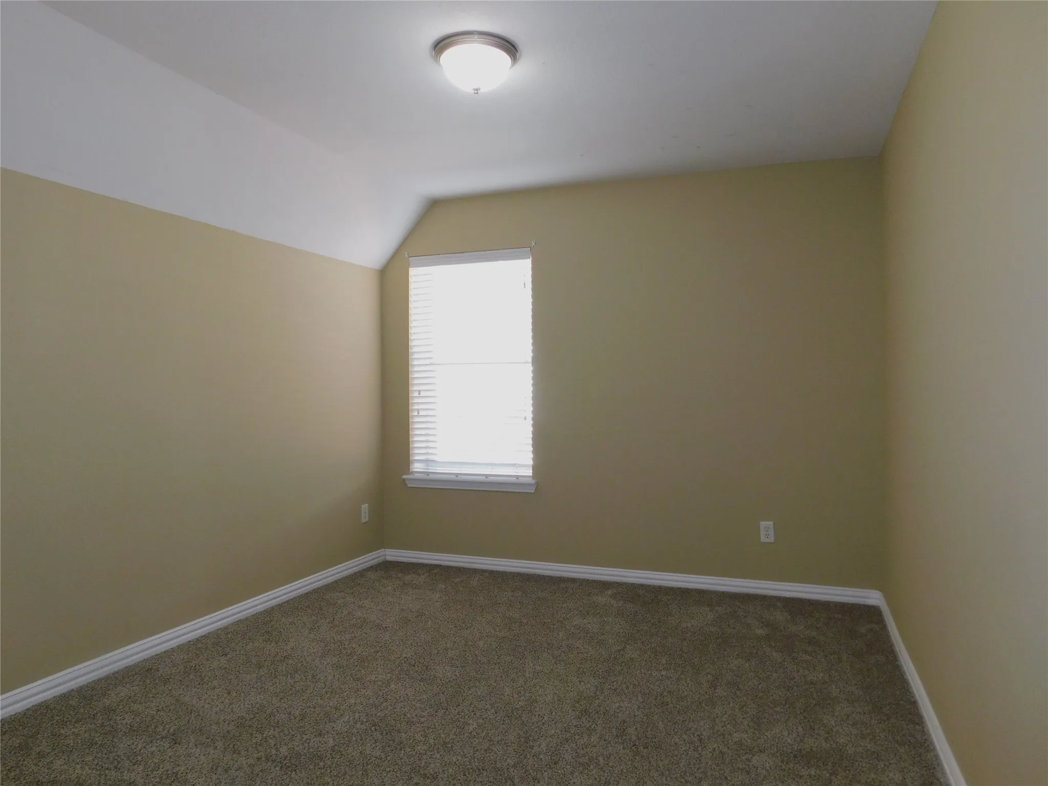 Single Family Residence For Rent in Denton County , 316 Hummingbird Drive, Little Elm, Texas 75068, 4 Bedroom, 4 Bathroom, 2 Garage spaces, 2,928 Sqft, built in 2006, mls#21338762, Real Estate Agent in Little Elm, Homes For Rent in Denton county, Homes For Rent in Little Elm, Realtor in Little Elm Texas, Real Estate Brokerage Independent Realty Texas, Luminita Cordes Realtor