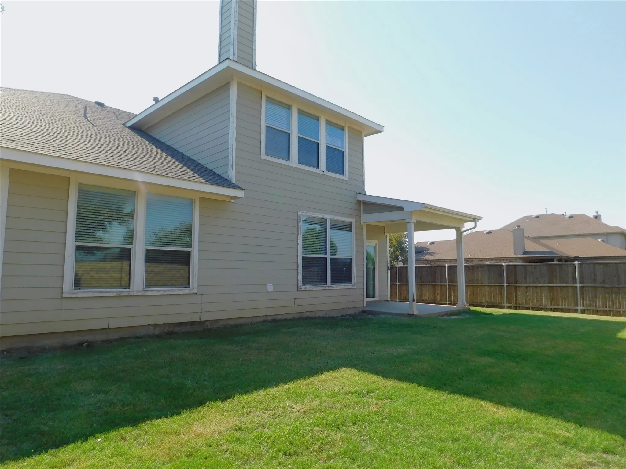 Single Family Residence For Rent in Denton County , 316 Hummingbird Drive, Little Elm, Texas 75068, 4 Bedroom, 4 Bathroom, 2 Garage spaces, 2,928 Sqft, built in 2006, mls#21338762, Real Estate Agent in Little Elm, Homes For Rent in Denton county, Homes For Rent in Little Elm, Realtor in Little Elm Texas, Real Estate Brokerage Independent Realty Texas, Luminita Cordes Realtor