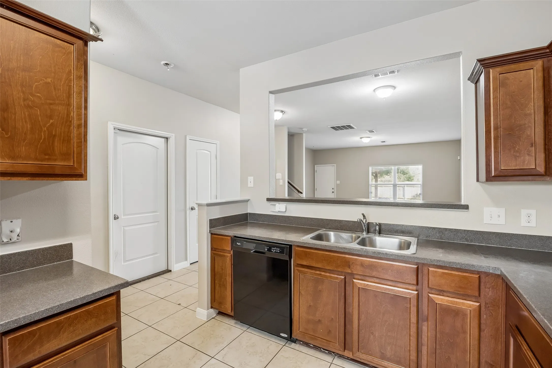 Single Family Residence For Sale in Tarrant County , 4709 Cedar Springs Drive, Fort Worth, Texas 76179, 5 Bedroom, 3 Bathroom, 2 Garage spaces, 2,536 Sqft, built in 2014, mls#21338745, Real Estate Agent in Fort Worth, Homes For Sale in Tarrant county, Homes For Sale in Fort Worth, Realtor in Fort Worth Texas, Real Estate Brokerage Independent Realty Texas, Luminita Cordes Realtor