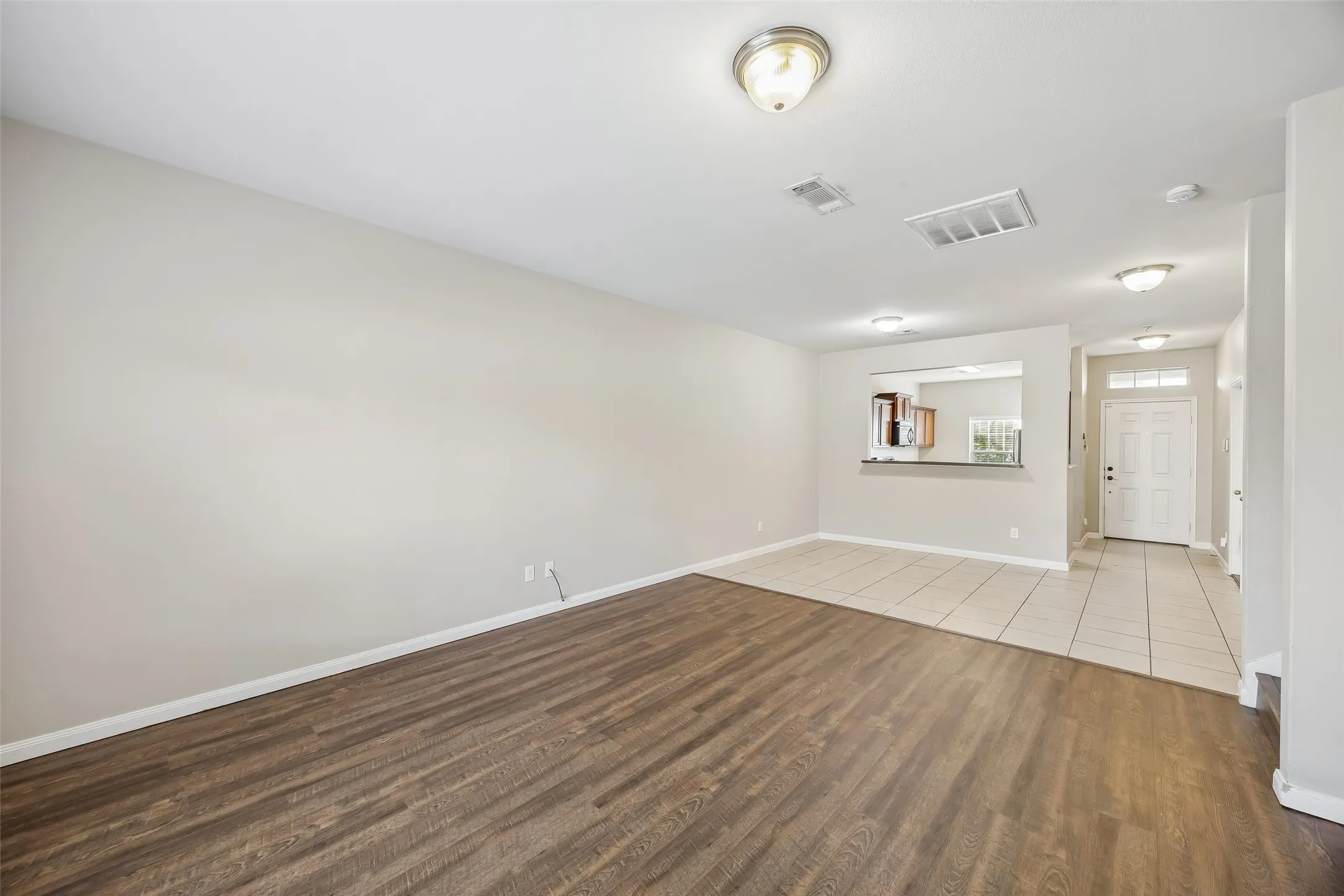 Single Family Residence For Sale in Tarrant County , 4709 Cedar Springs Drive, Fort Worth, Texas 76179, 5 Bedroom, 3 Bathroom, 2 Garage spaces, 2,536 Sqft, built in 2014, mls#21338745, Real Estate Agent in Fort Worth, Homes For Sale in Tarrant county, Homes For Sale in Fort Worth, Realtor in Fort Worth Texas, Real Estate Brokerage Independent Realty Texas, Luminita Cordes Realtor
