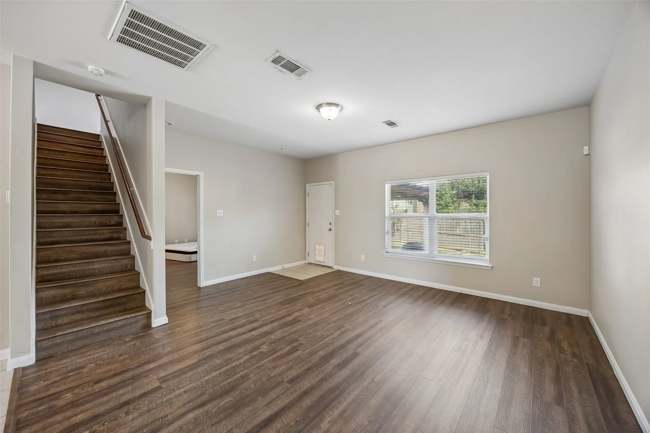 Single Family Residence For Sale in Tarrant County , 4709 Cedar Springs Drive, Fort Worth, Texas 76179, 5 Bedroom, 3 Bathroom, 2 Garage spaces, 2,536 Sqft, built in 2014, mls#21338745, Real Estate Agent in Fort Worth, Homes For Sale in Tarrant county, Homes For Sale in Fort Worth, Realtor in Fort Worth Texas, Real Estate Brokerage Independent Realty Texas, Luminita Cordes Realtor