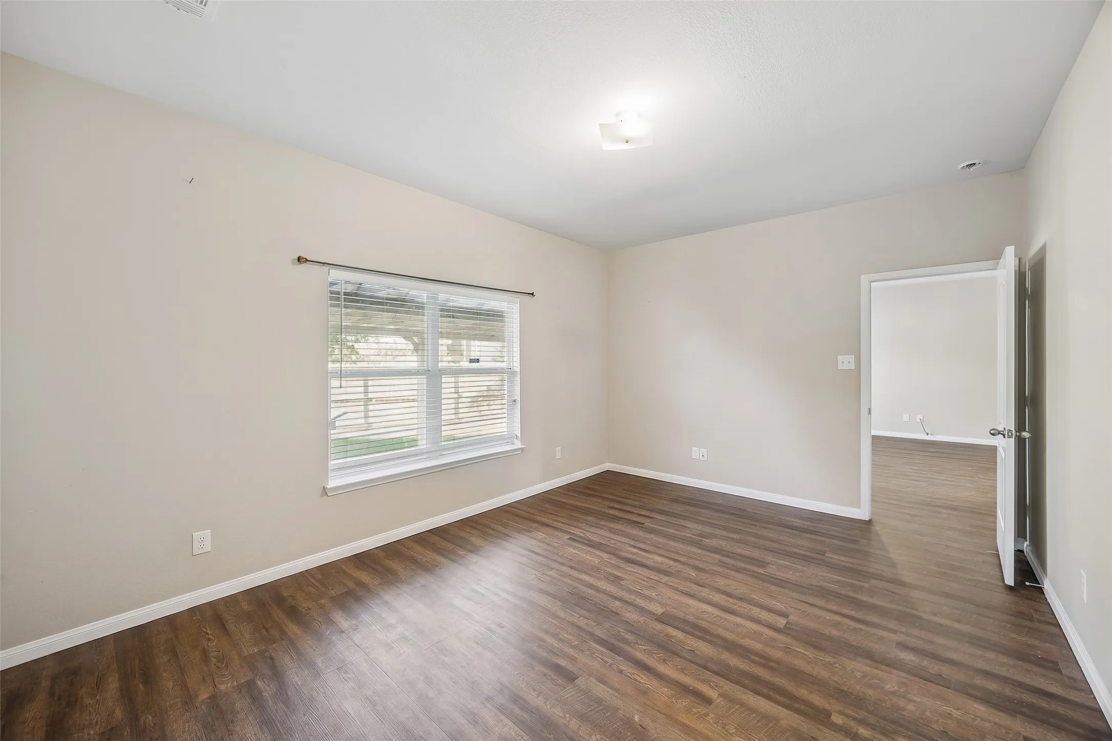 Single Family Residence For Sale in Tarrant County , 4709 Cedar Springs Drive, Fort Worth, Texas 76179, 5 Bedroom, 3 Bathroom, 2 Garage spaces, 2,536 Sqft, built in 2014, mls#21338745, Real Estate Agent in Fort Worth, Homes For Sale in Tarrant county, Homes For Sale in Fort Worth, Realtor in Fort Worth Texas, Real Estate Brokerage Independent Realty Texas, Luminita Cordes Realtor