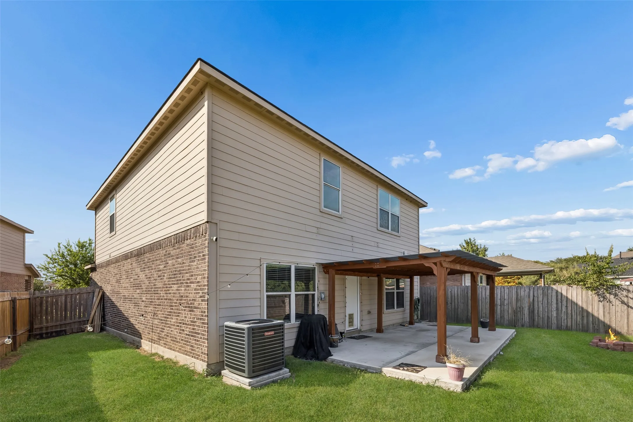 Single Family Residence For Sale in Tarrant County , 4709 Cedar Springs Drive, Fort Worth, Texas 76179, 5 Bedroom, 3 Bathroom, 2 Garage spaces, 2,536 Sqft, built in 2014, mls#21338745, Real Estate Agent in Fort Worth, Homes For Sale in Tarrant county, Homes For Sale in Fort Worth, Realtor in Fort Worth Texas, Real Estate Brokerage Independent Realty Texas, Luminita Cordes Realtor