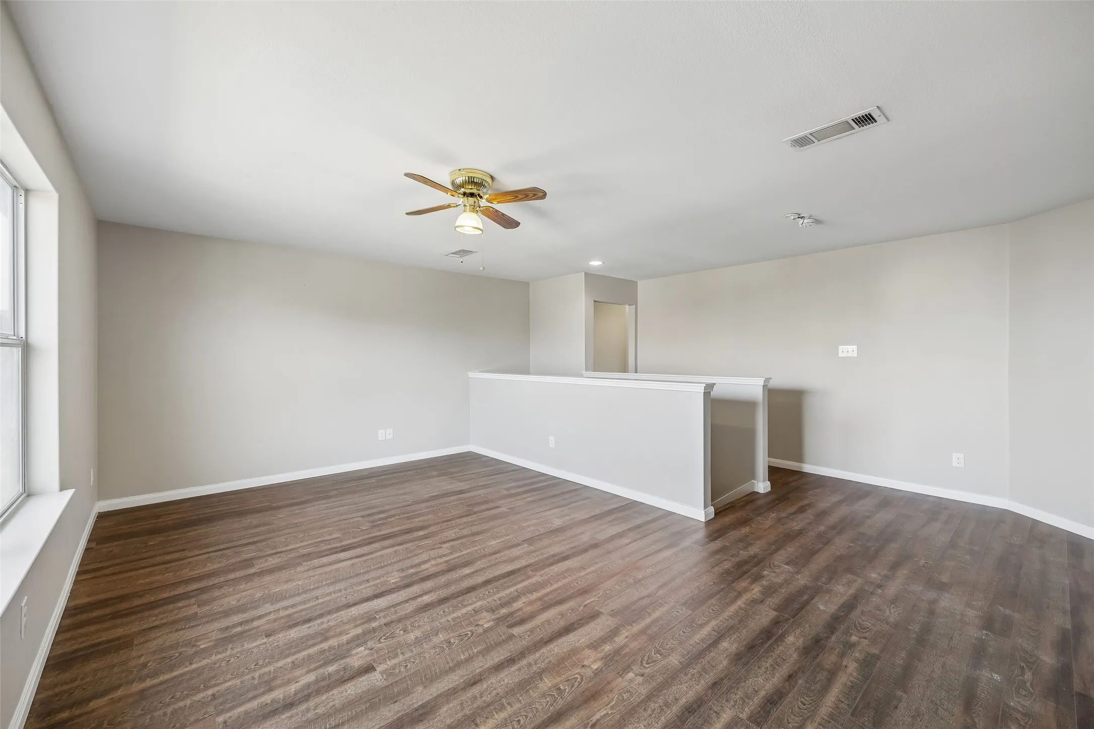 Single Family Residence For Sale in Tarrant County , 4709 Cedar Springs Drive, Fort Worth, Texas 76179, 5 Bedroom, 3 Bathroom, 2 Garage spaces, 2,536 Sqft, built in 2014, mls#21338745, Real Estate Agent in Fort Worth, Homes For Sale in Tarrant county, Homes For Sale in Fort Worth, Realtor in Fort Worth Texas, Real Estate Brokerage Independent Realty Texas, Luminita Cordes Realtor