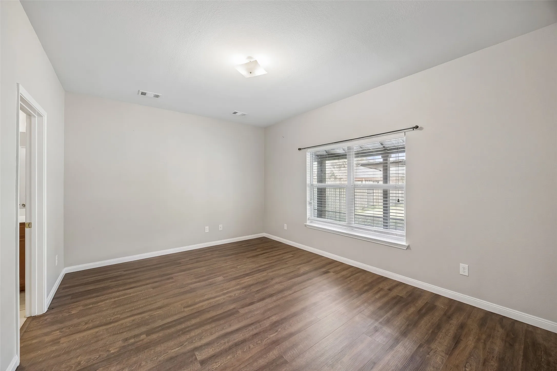 Single Family Residence For Sale in Tarrant County , 4709 Cedar Springs Drive, Fort Worth, Texas 76179, 5 Bedroom, 3 Bathroom, 2 Garage spaces, 2,536 Sqft, built in 2014, mls#21338745, Real Estate Agent in Fort Worth, Homes For Sale in Tarrant county, Homes For Sale in Fort Worth, Realtor in Fort Worth Texas, Real Estate Brokerage Independent Realty Texas, Luminita Cordes Realtor