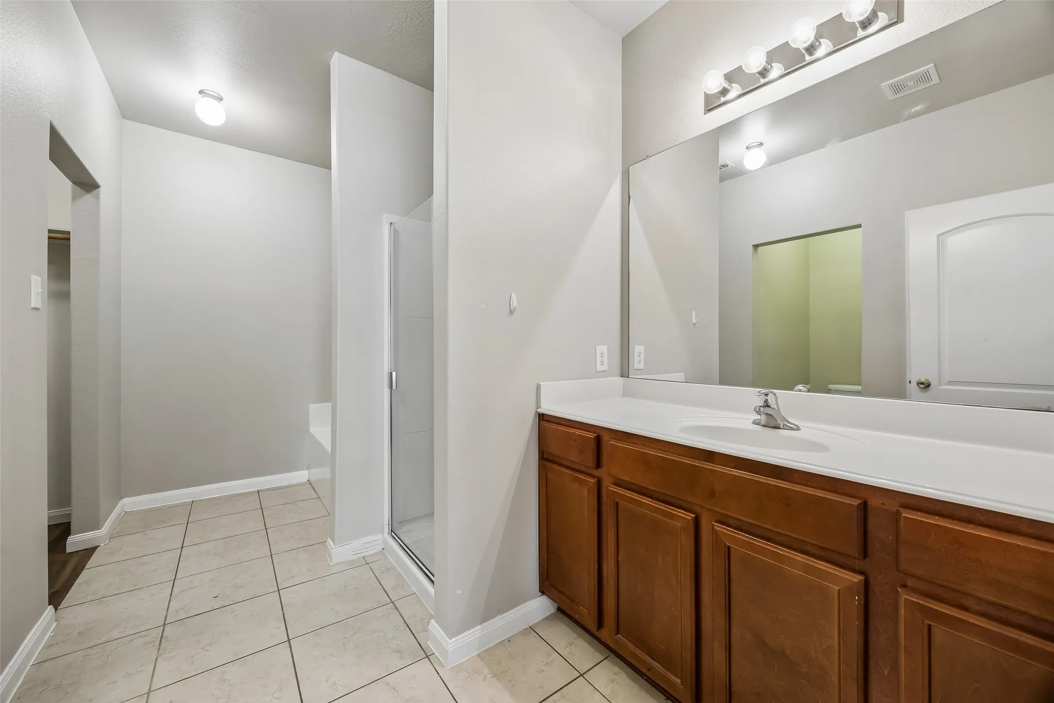 Single Family Residence For Sale in Tarrant County , 4709 Cedar Springs Drive, Fort Worth, Texas 76179, 5 Bedroom, 3 Bathroom, 2 Garage spaces, 2,536 Sqft, built in 2014, mls#21338745, Real Estate Agent in Fort Worth, Homes For Sale in Tarrant county, Homes For Sale in Fort Worth, Realtor in Fort Worth Texas, Real Estate Brokerage Independent Realty Texas, Luminita Cordes Realtor