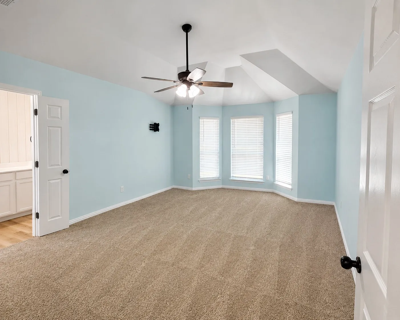 Single Family Residence For Rent in Johnson County , 309 Catherine Street, Joshua, Texas 76058, 3 Bedroom, 2 Bathroom, 2 Garage spaces, 1,626 Sqft, built in 2005, mls#21335792, Real Estate Agent in Joshua, Homes For Rent in Johnson county, Homes For Rent in Joshua, Realtor in Joshua Texas, Real Estate Brokerage Independent Realty Texas, Luminita Cordes Realtor