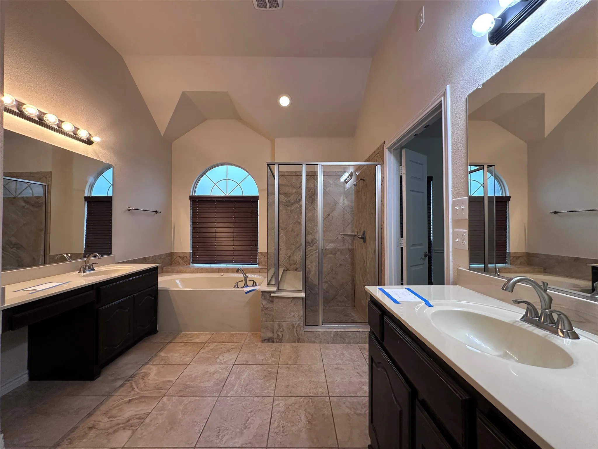 Single Family Residence For Sale in Dallas County , 702 Carolyn T Hunt Drive, Cedar Hill, Texas 75104, 4 Bedroom, 3 Bathroom, 2 Garage spaces, 2,617 Sqft, built in 2013, mls#21338785, Real Estate Agent in Cedar Hill, Homes For Sale in Dallas county, Homes For Sale in Cedar Hill, Realtor in Cedar Hill Texas, Real Estate Brokerage Independent Realty Texas, Luminita Cordes Realtor