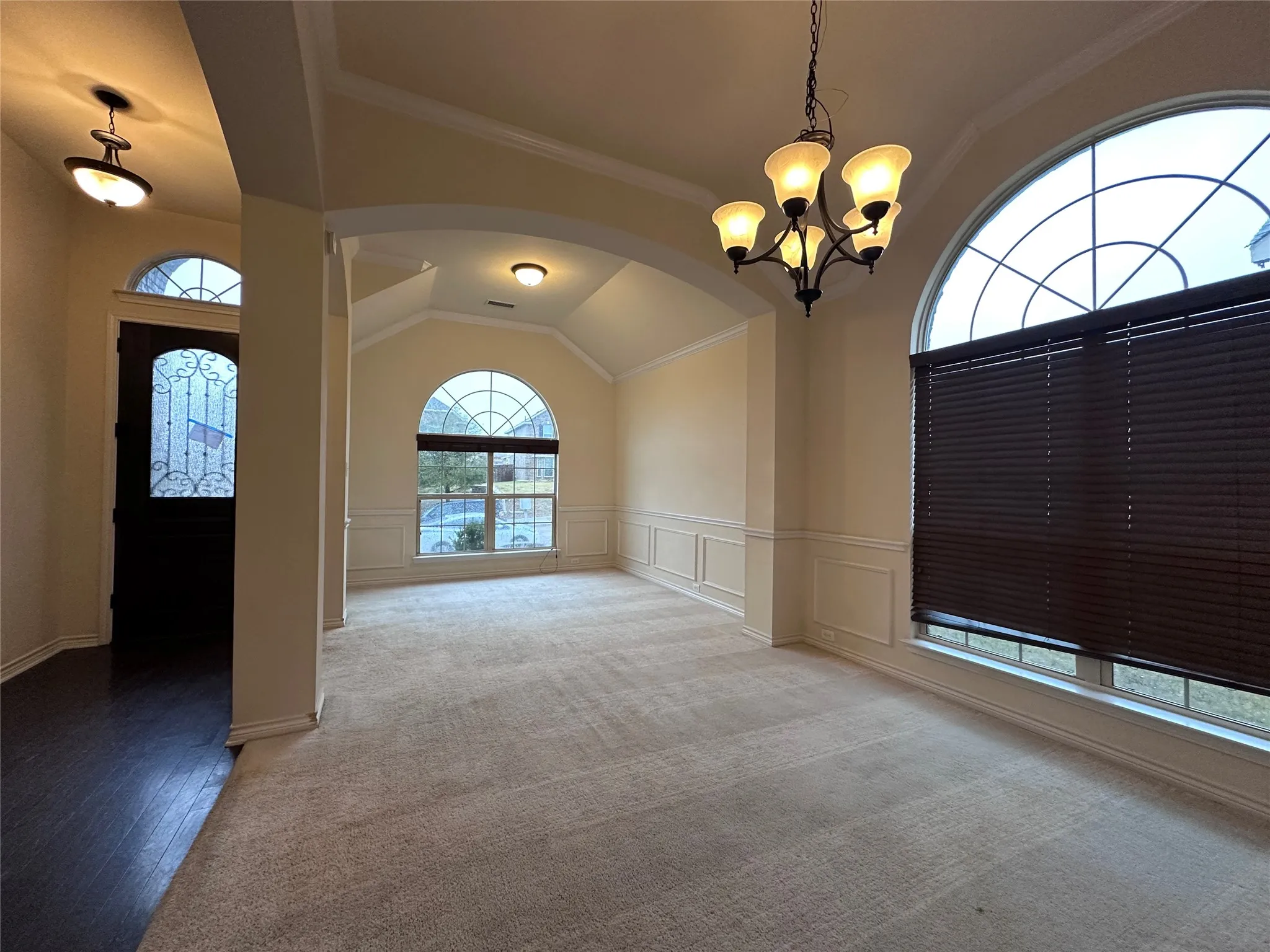 Single Family Residence For Sale in Dallas County , 702 Carolyn T Hunt Drive, Cedar Hill, Texas 75104, 4 Bedroom, 3 Bathroom, 2 Garage spaces, 2,617 Sqft, built in 2013, mls#21338785, Real Estate Agent in Cedar Hill, Homes For Sale in Dallas county, Homes For Sale in Cedar Hill, Realtor in Cedar Hill Texas, Real Estate Brokerage Independent Realty Texas, Luminita Cordes Realtor
