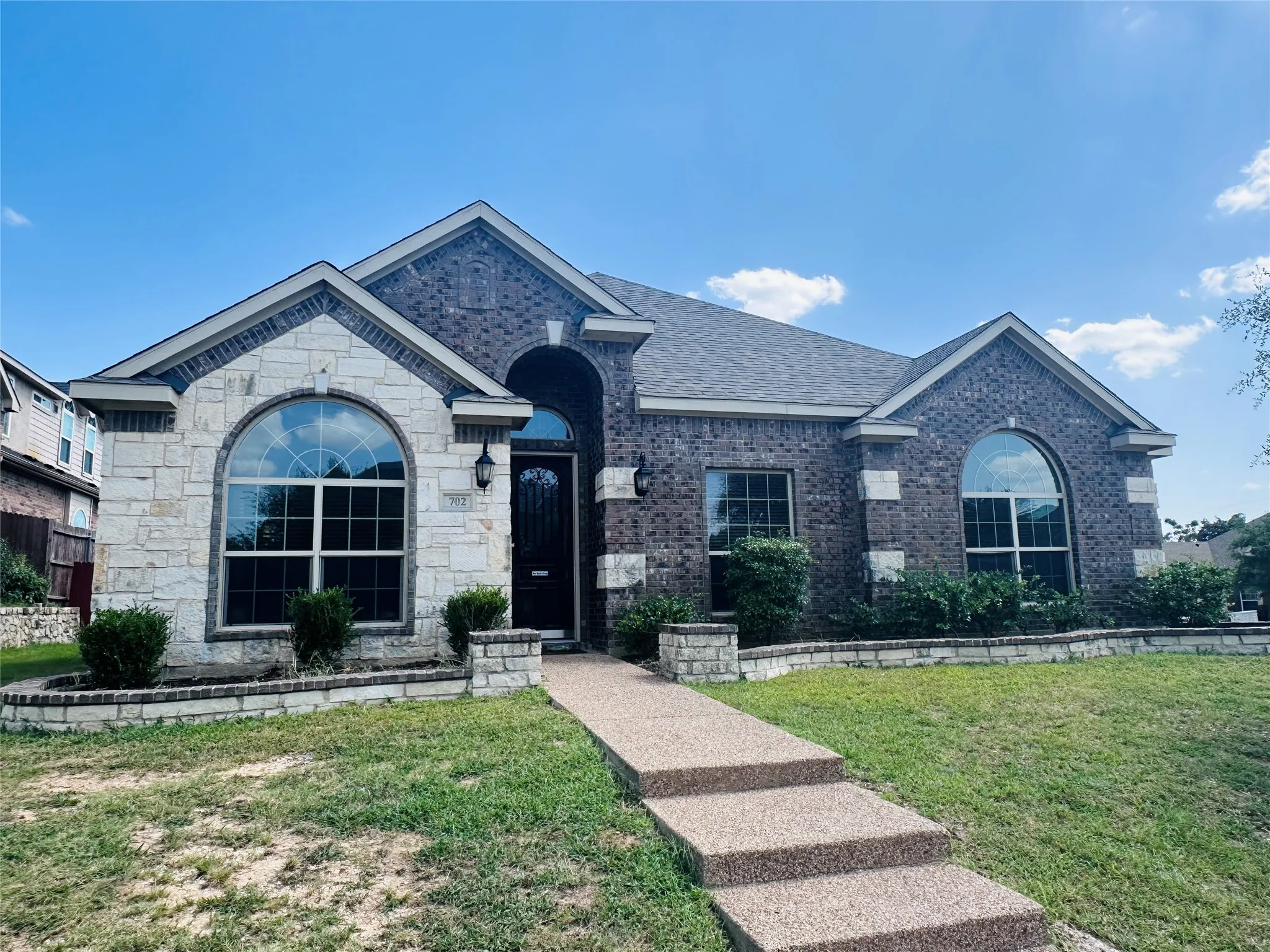Single Family Residence For Sale in Dallas County , 702 Carolyn T Hunt Drive, Cedar Hill, Texas 75104, 4 Bedroom, 3 Bathroom, 2 Garage spaces, 2,617 Sqft, built in 2013, mls#21338785, Real Estate Agent in Cedar Hill, Homes For Sale in Dallas county, Homes For Sale in Cedar Hill, Realtor in Cedar Hill Texas, Real Estate Brokerage Independent Realty Texas, Luminita Cordes Realtor