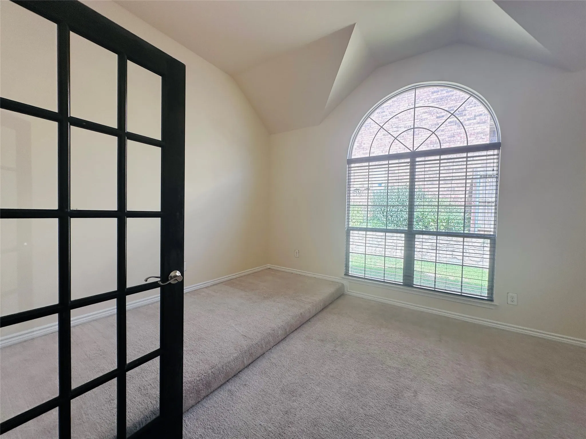 Single Family Residence For Sale in Dallas County , 702 Carolyn T Hunt Drive, Cedar Hill, Texas 75104, 4 Bedroom, 3 Bathroom, 2 Garage spaces, 2,617 Sqft, built in 2013, mls#21338785, Real Estate Agent in Cedar Hill, Homes For Sale in Dallas county, Homes For Sale in Cedar Hill, Realtor in Cedar Hill Texas, Real Estate Brokerage Independent Realty Texas, Luminita Cordes Realtor