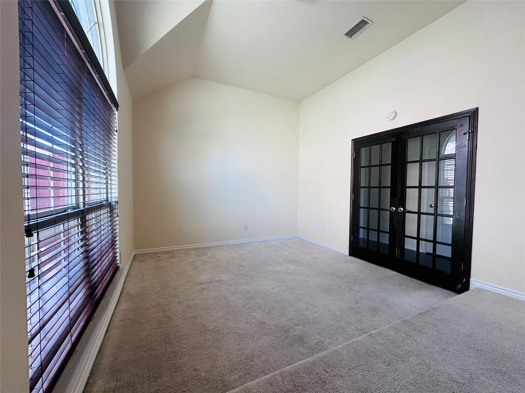 Single Family Residence For Sale in Dallas County , 702 Carolyn T Hunt Drive, Cedar Hill, Texas 75104, 4 Bedroom, 3 Bathroom, 2 Garage spaces, 2,617 Sqft, built in 2013, mls#21338785, Real Estate Agent in Cedar Hill, Homes For Sale in Dallas county, Homes For Sale in Cedar Hill, Realtor in Cedar Hill Texas, Real Estate Brokerage Independent Realty Texas, Luminita Cordes Realtor