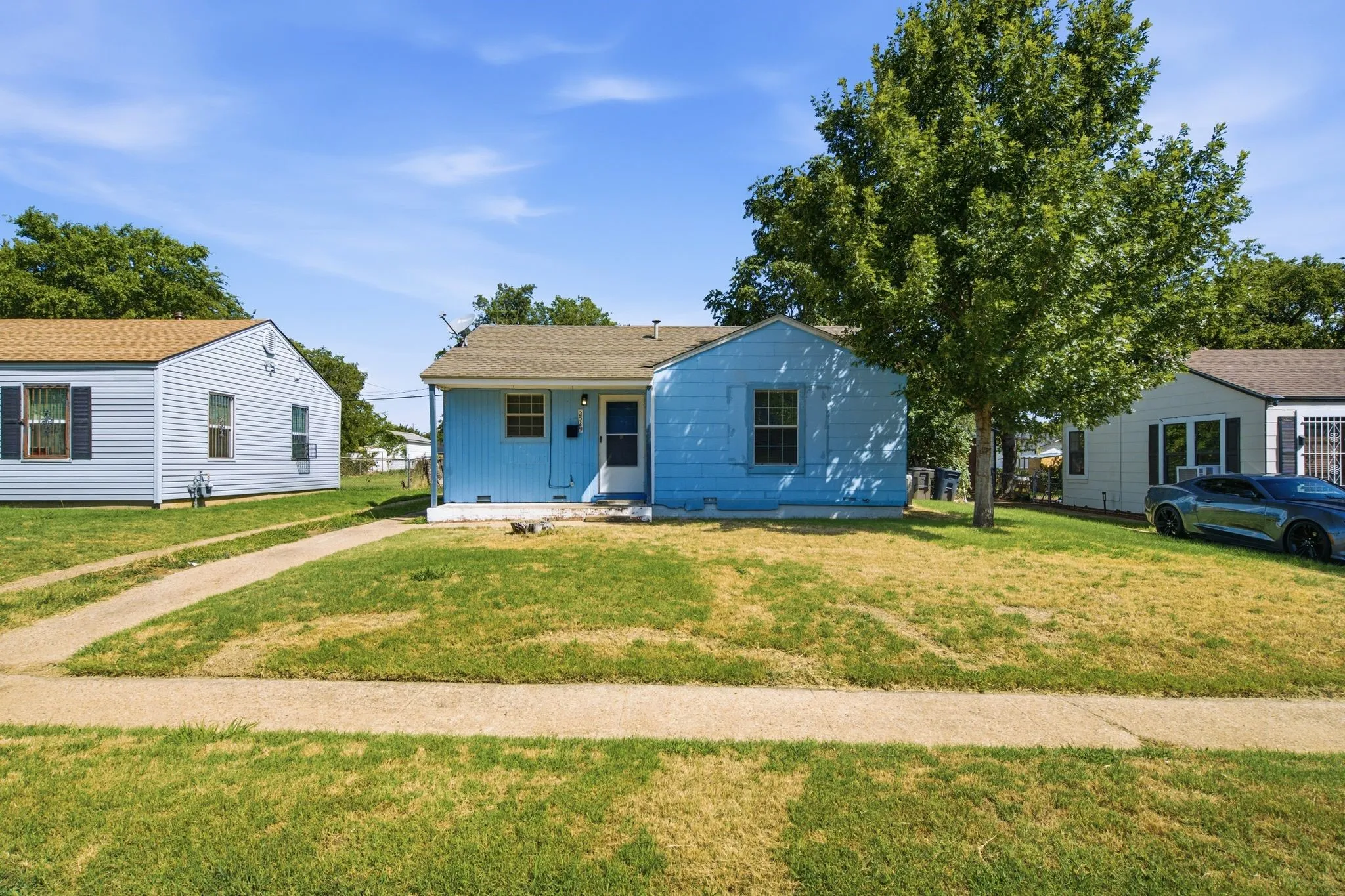 Single Family Residence For Rent in Tarrant County , 2529 Shropshire Street, Fort Worth, Texas 76105, 2 Bedroom, 1 Bathroom, Garage spaces, 692 Sqft, built in 1950, mls#21338776, Real Estate Agent in Fort Worth, Homes For Rent in Tarrant county, Homes For Rent in Fort Worth, Realtor in Fort Worth Texas, Real Estate Brokerage Independent Realty Texas, Luminita Cordes Realtor