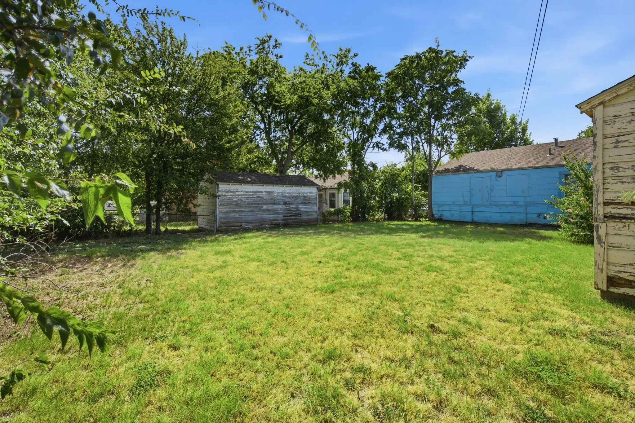 Single Family Residence For Rent in Tarrant County , 2529 Shropshire Street, Fort Worth, Texas 76105, 2 Bedroom, 1 Bathroom, Garage spaces, 692 Sqft, built in 1950, mls#21338776, Real Estate Agent in Fort Worth, Homes For Rent in Tarrant county, Homes For Rent in Fort Worth, Realtor in Fort Worth Texas, Real Estate Brokerage Independent Realty Texas, Luminita Cordes Realtor