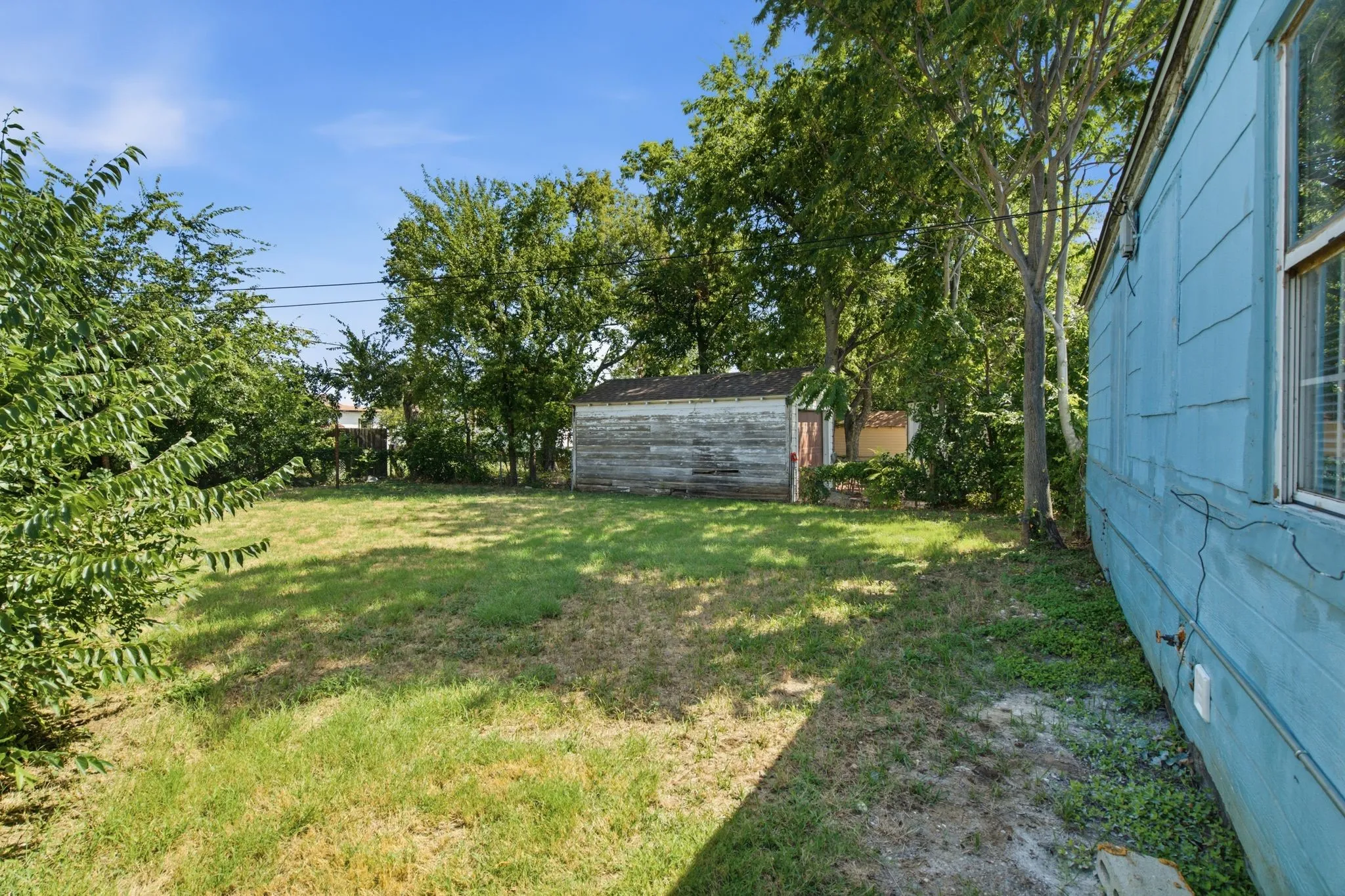 Single Family Residence For Rent in Tarrant County , 2529 Shropshire Street, Fort Worth, Texas 76105, 2 Bedroom, 1 Bathroom, Garage spaces, 692 Sqft, built in 1950, mls#21338776, Real Estate Agent in Fort Worth, Homes For Rent in Tarrant county, Homes For Rent in Fort Worth, Realtor in Fort Worth Texas, Real Estate Brokerage Independent Realty Texas, Luminita Cordes Realtor