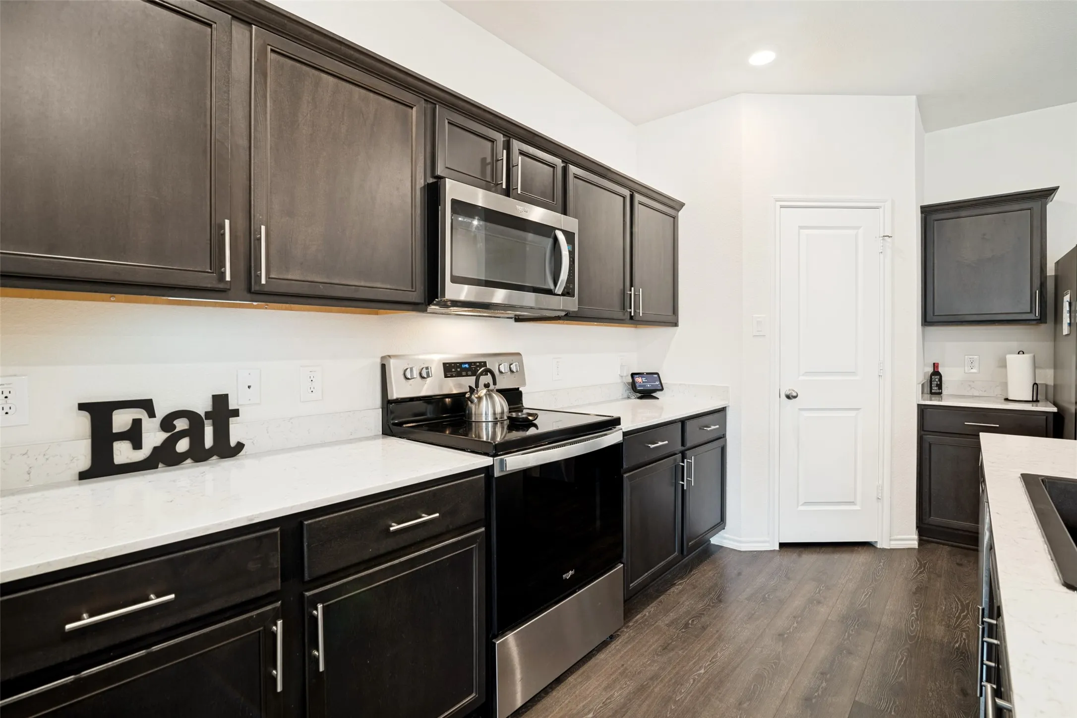 Single Family Residence For Rent in Kaufman County , 3413 Perman Drive, Mesquite, Texas 75126, 4 Bedroom, 2 Bathroom, 2 Garage spaces, 1,775 Sqft, built in 2022, mls#21338457, Real Estate Agent in Mesquite, Homes For Rent in Kaufman county, Homes For Rent in Mesquite, Realtor in Mesquite Texas, Real Estate Brokerage Independent Realty Texas, Luminita Cordes Realtor